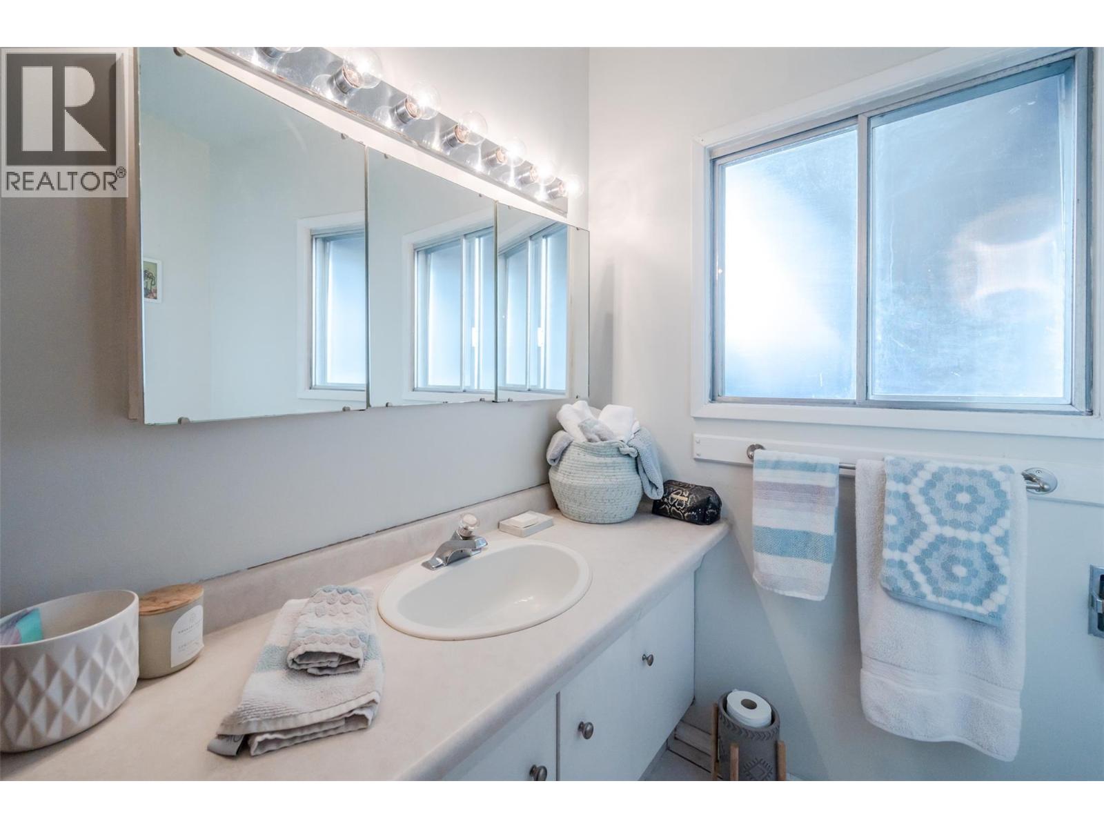 1467 Carmi Drive, Penticton, British Columbia  V2A 4R9 - Photo 12 - 10363279