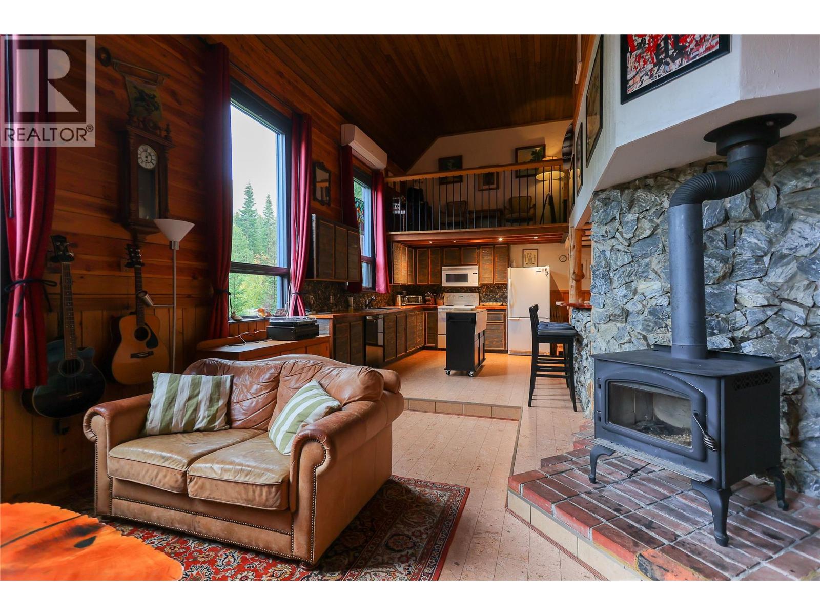 317 Fir Street, Ymir, British Columbia  V0G 2K0 - Photo 3 - 10363330