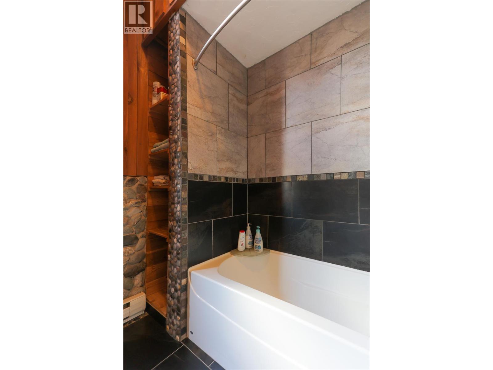 317 Fir Street, Ymir, British Columbia  V0G 2K0 - Photo 17 - 10363330