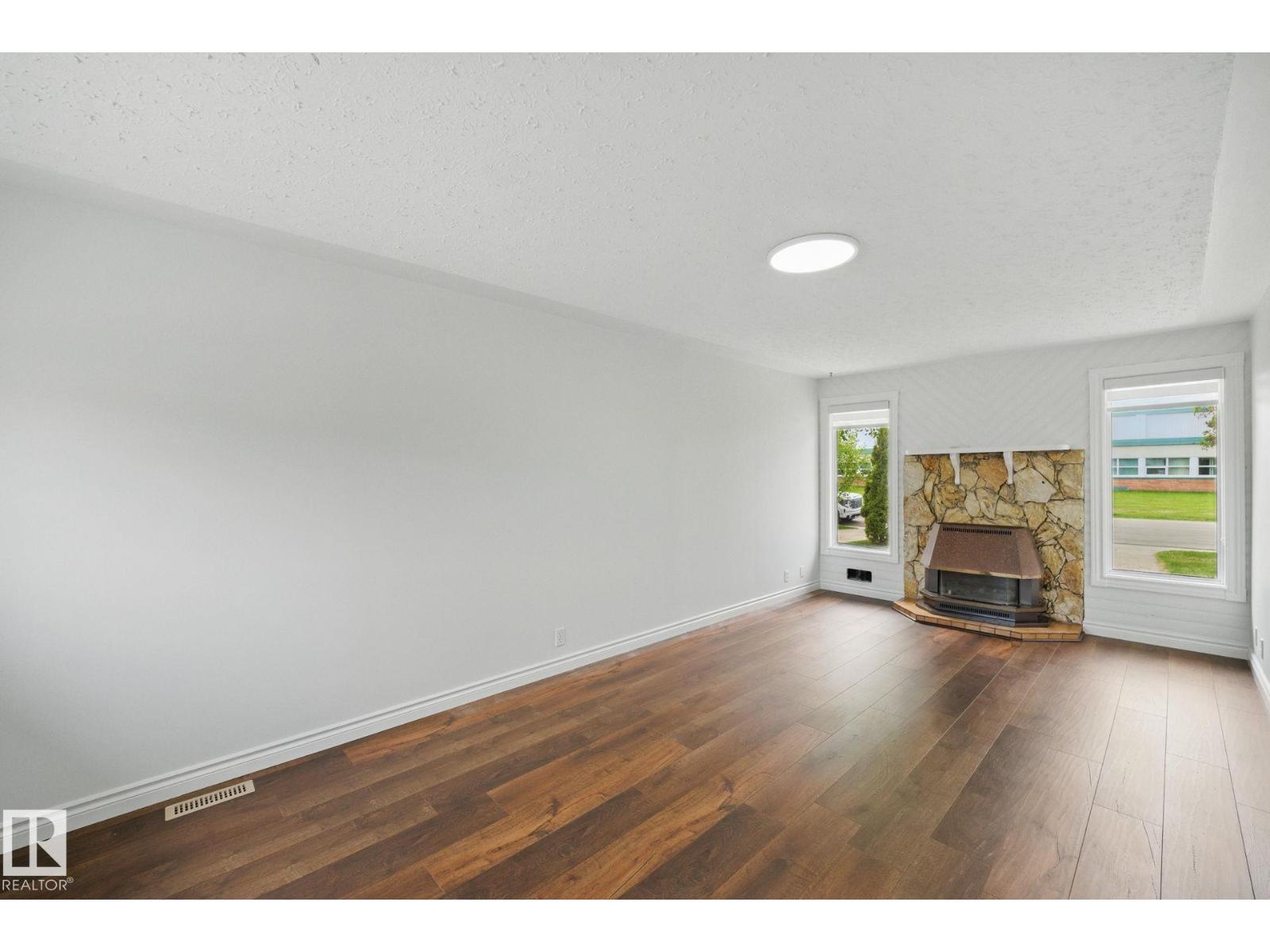 13316 136 Av Nw, Edmonton, Alberta  T5L 4B3 - Photo 14 - E4458205