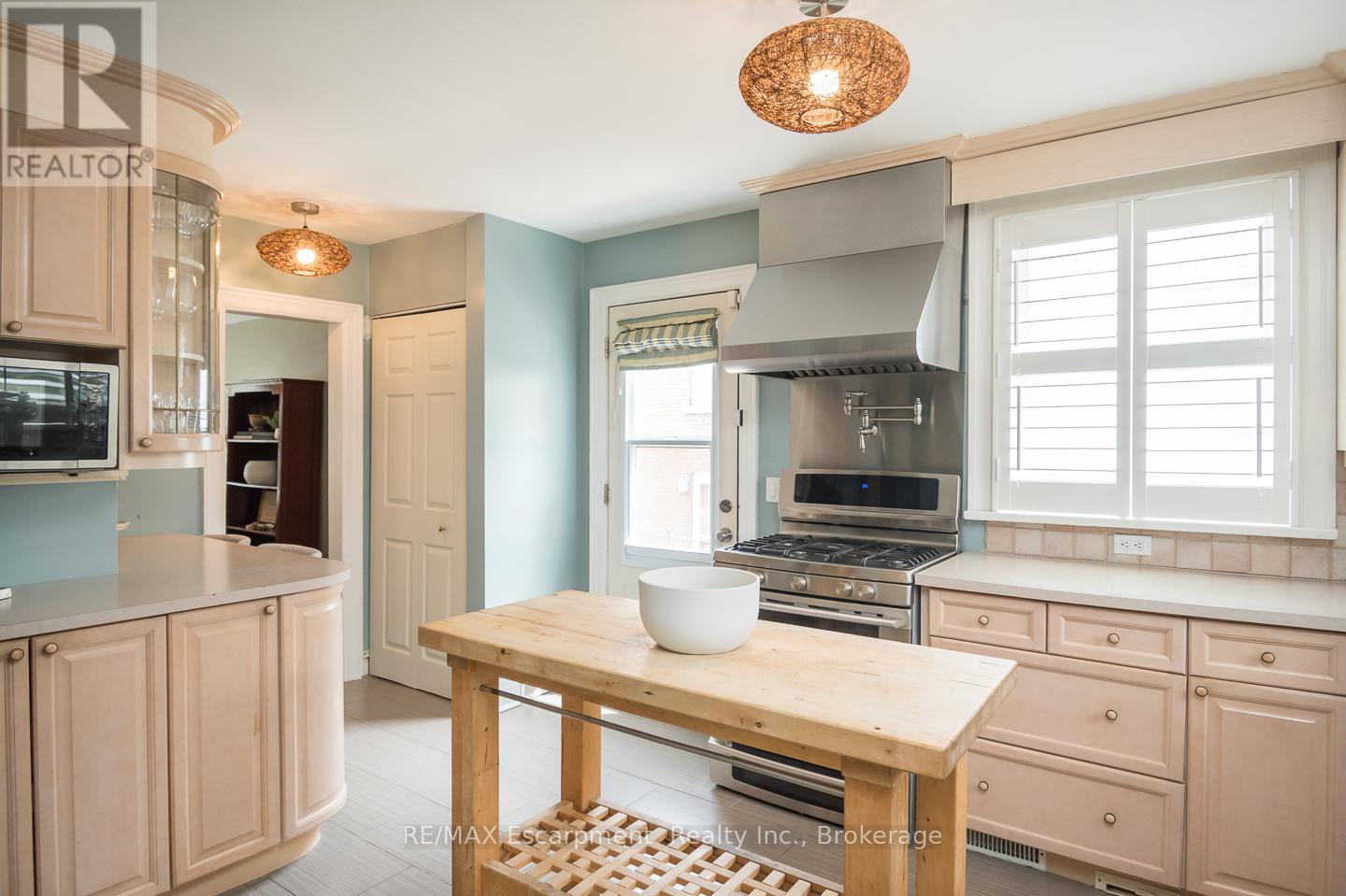 124 Lydia Avenue, Milton, Ontario  L9T 2H1 - Photo 16 - W12410799