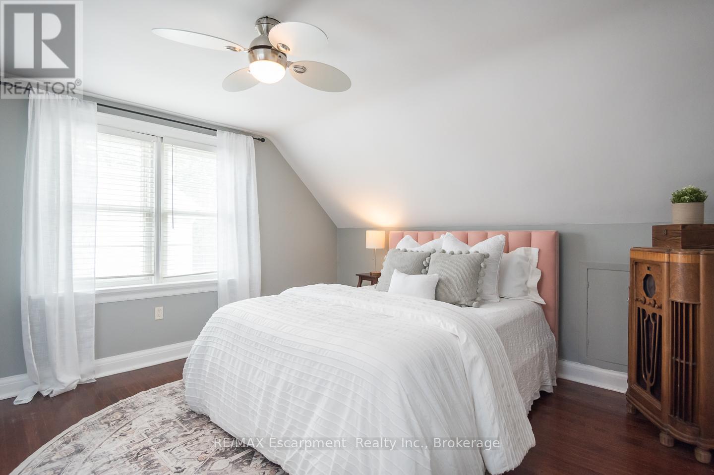 124 Lydia Avenue, Milton, Ontario  L9T 2H1 - Photo 31 - W12410799