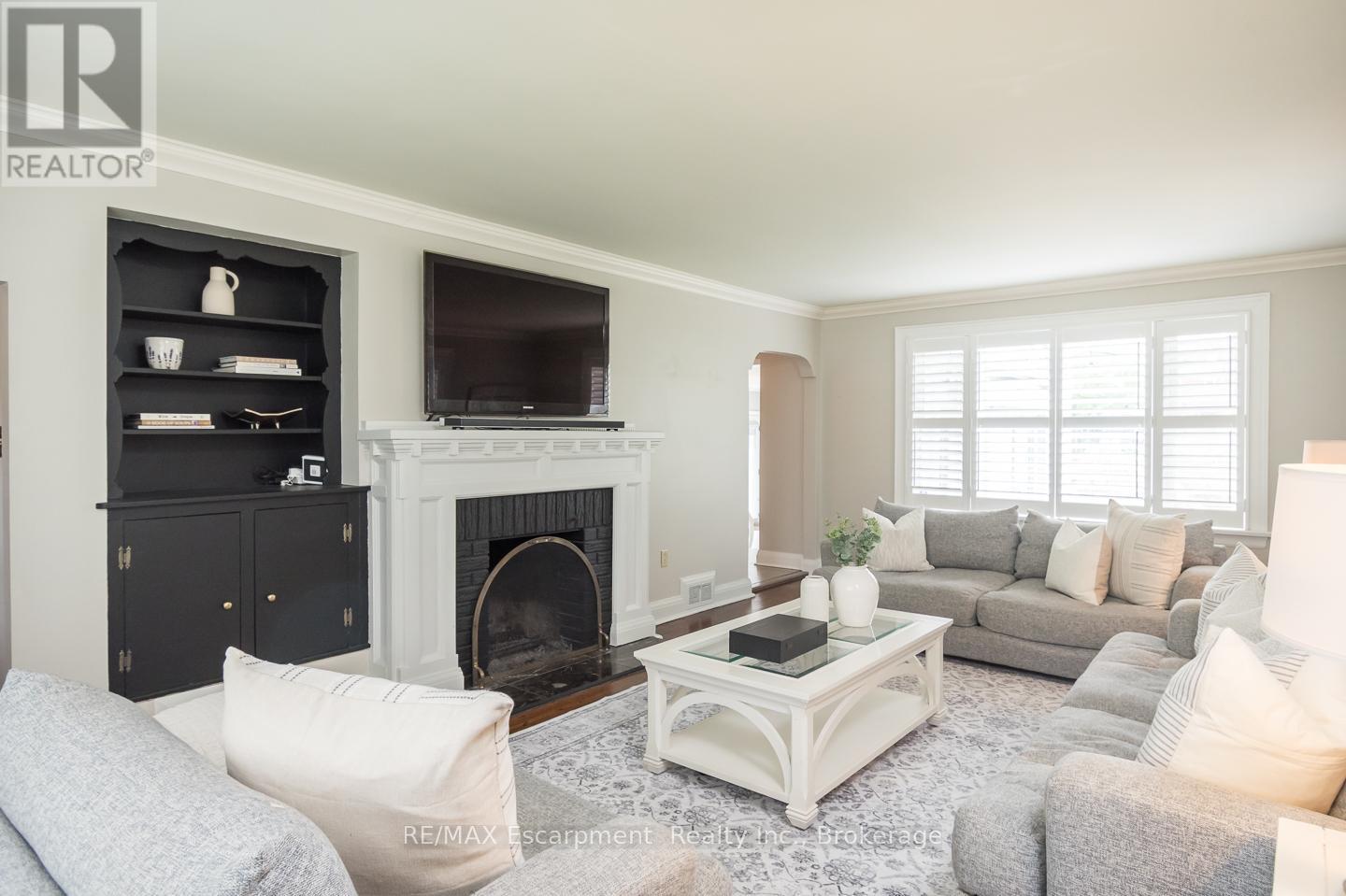 124 Lydia Avenue, Milton, Ontario  L9T 2H1 - Photo 8 - W12410799