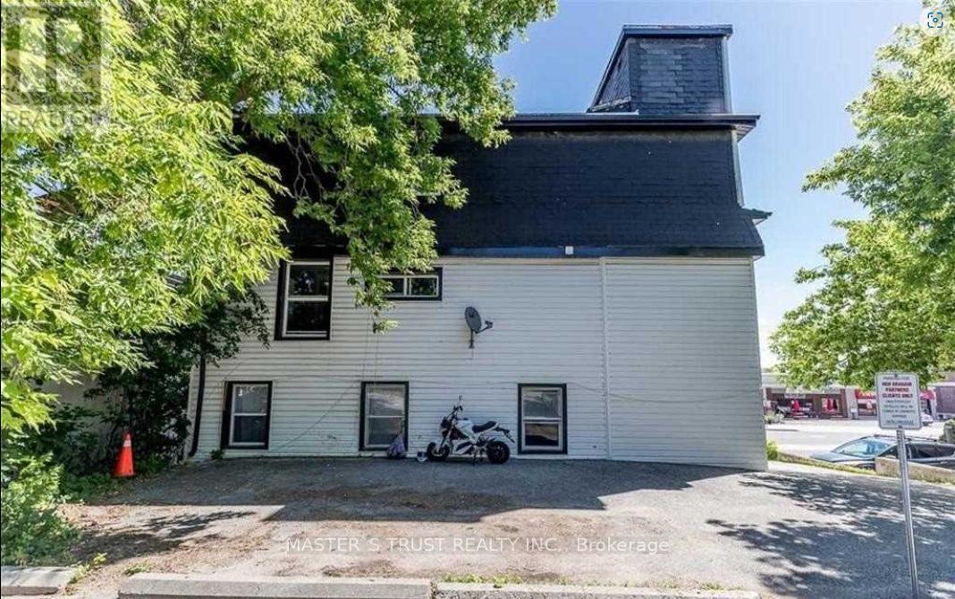 101 - 27 Front Street, Orillia, Ontario  L3V 4R6 - Photo 2 - S12410732