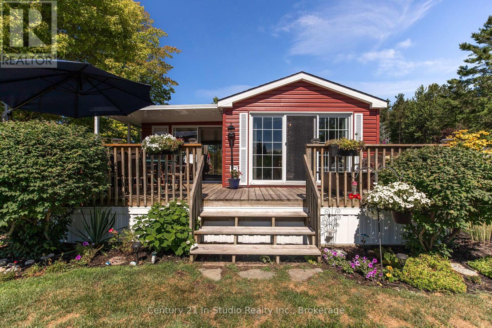 19 White Pines Trail, Wasaga Beach, Ontario  L9Z 1X7 - Photo 2 - S12410766