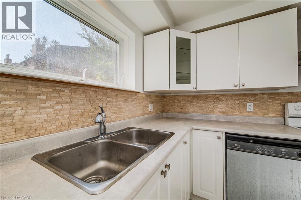 539 Willow Road Unit# 48, Guelph, Ontario  N1H 7G3 - Photo 8 - 40770796