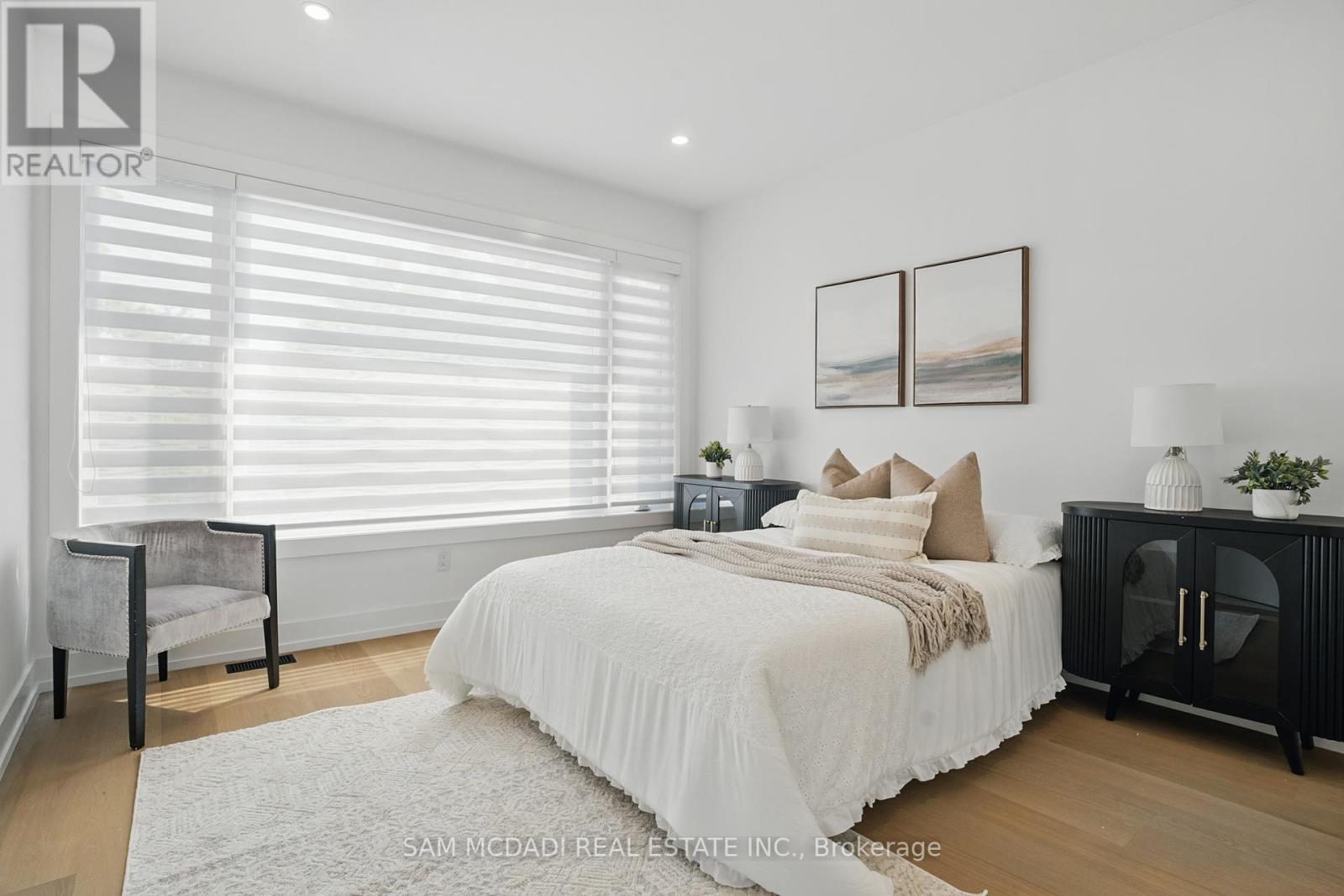 1039 Caven Street, Mississauga, Ontario  L5G 4J3 - Photo 27 - W12410741