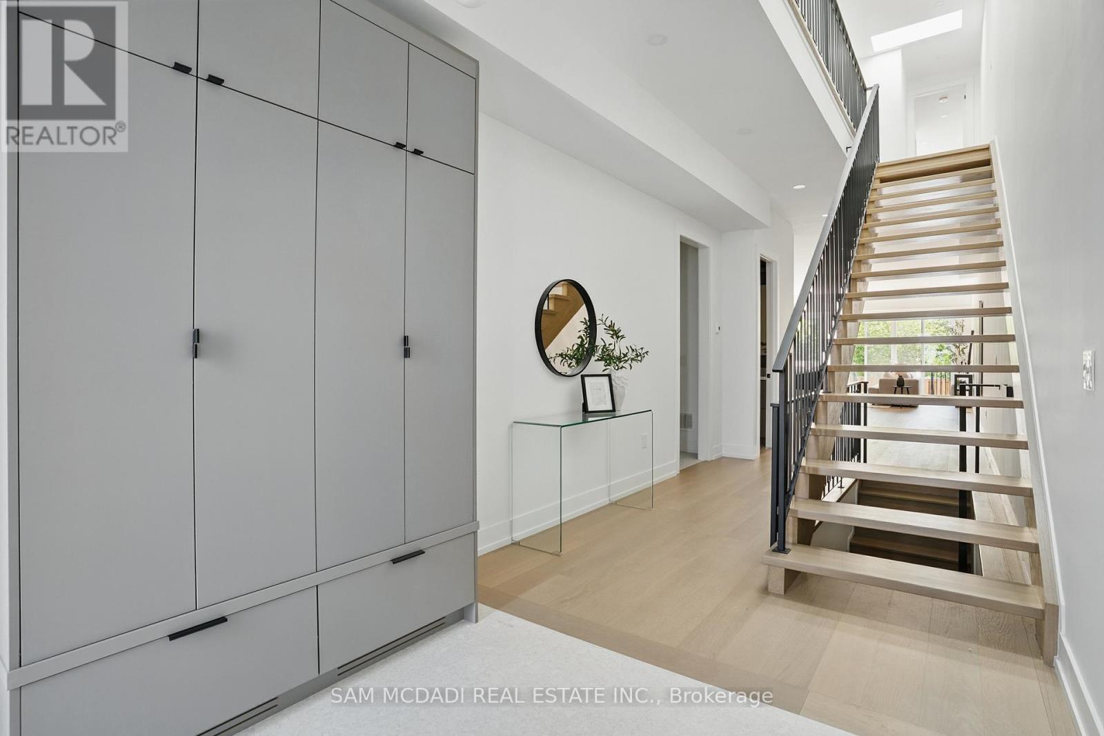 Property at 1039 CAVEN STREET image 3