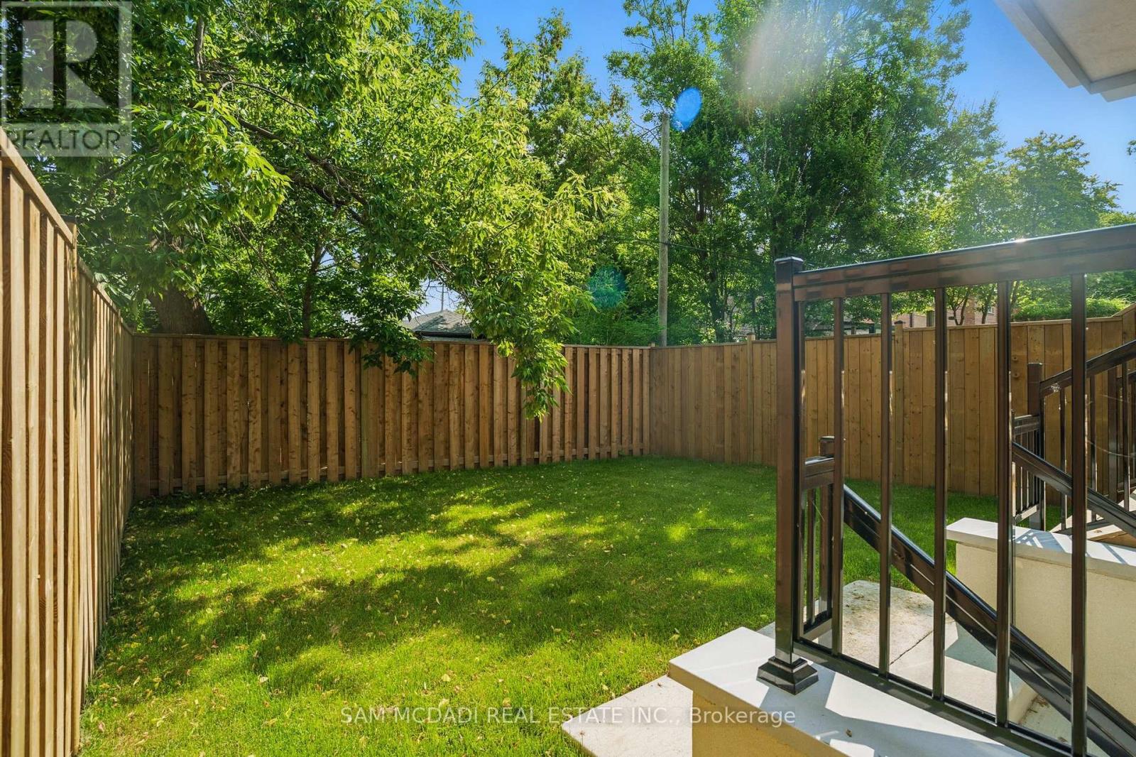 1039 Caven Street, Mississauga, Ontario  L5G 4J3 - Photo 43 - W12410741