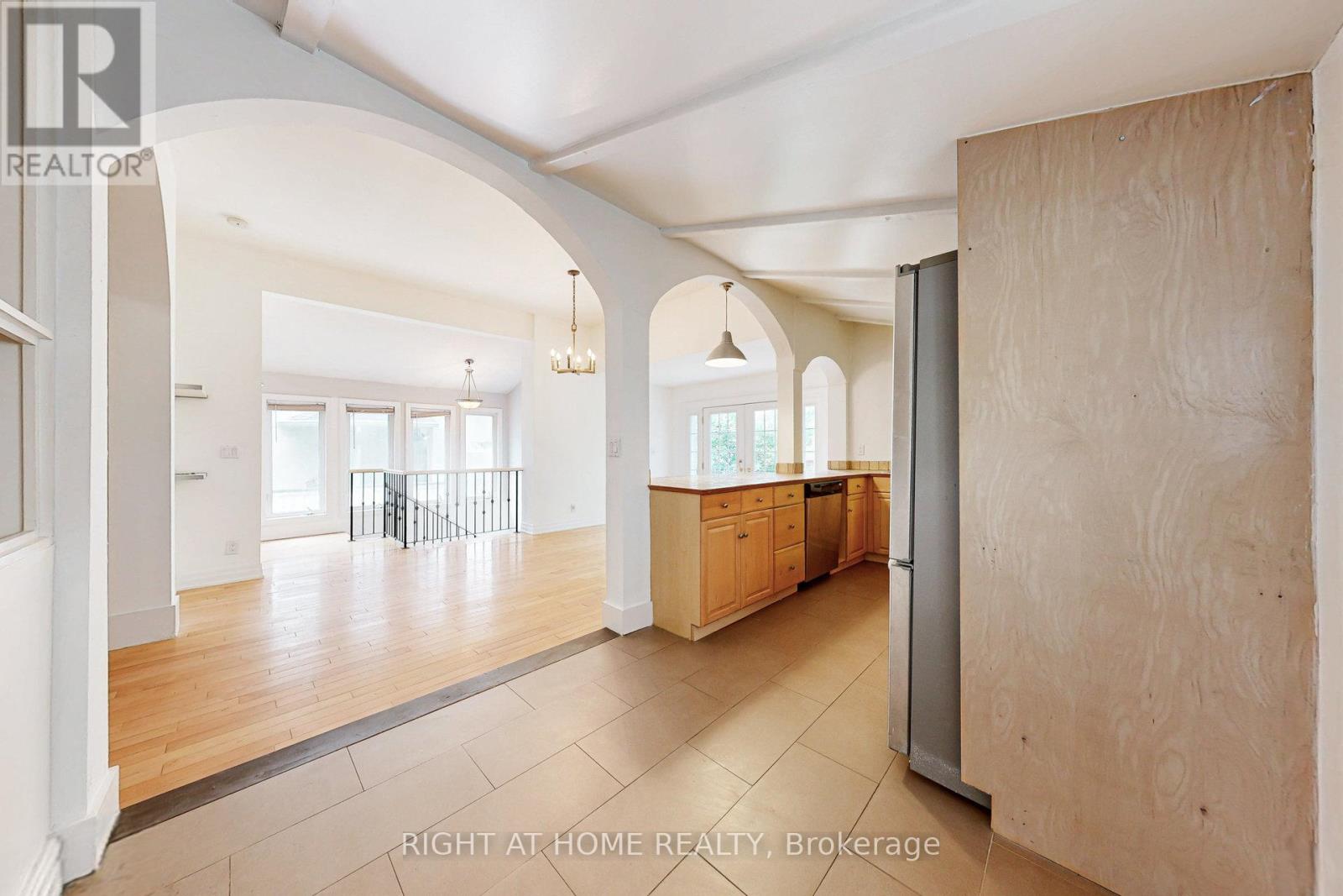 170 Queens Avenue, Toronto, Ontario  M8V 2N9 - Photo 15 - W12410751