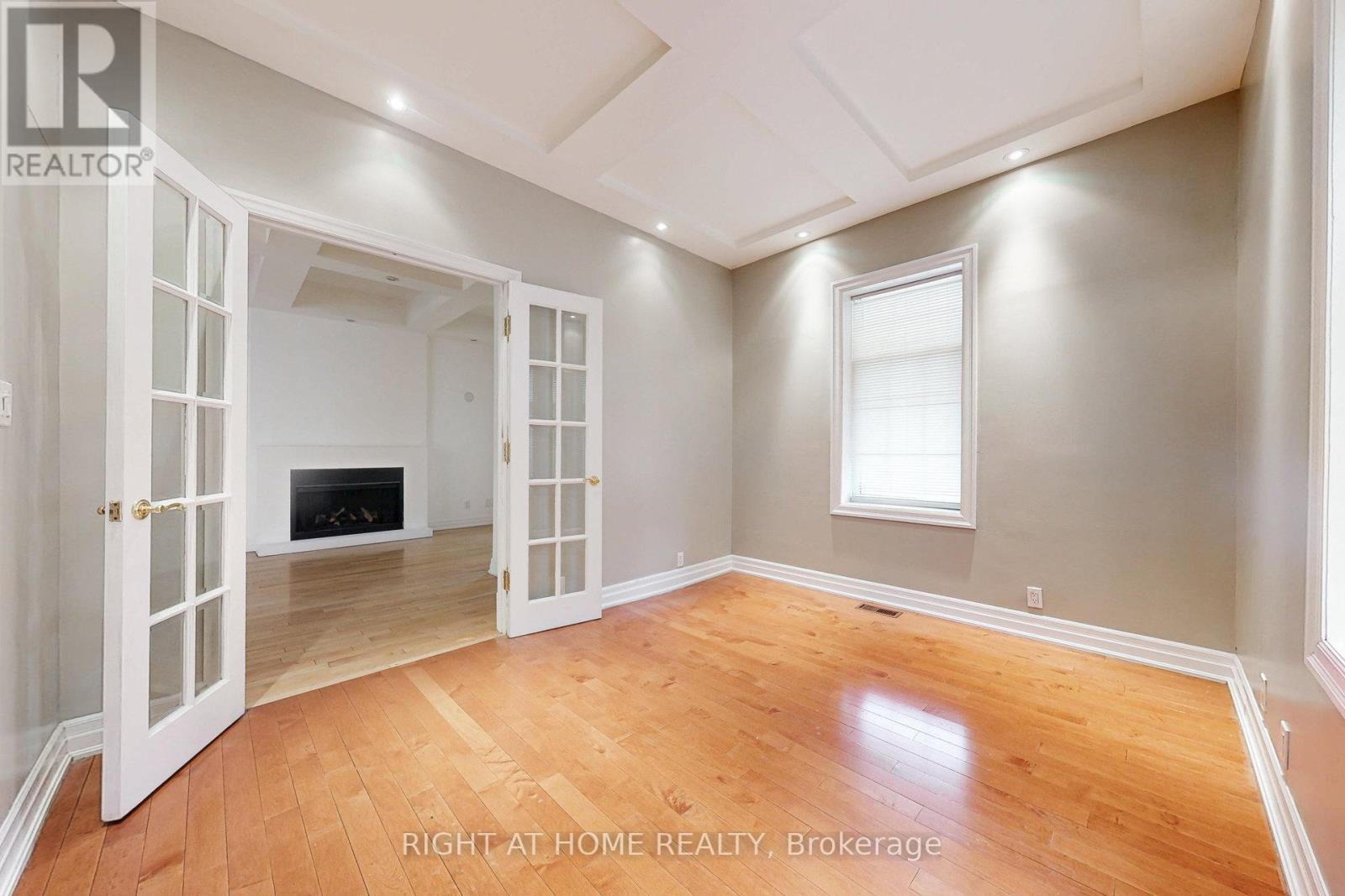 170 Queens Avenue, Toronto, Ontario  M8V 2N9 - Photo 22 - W12410751