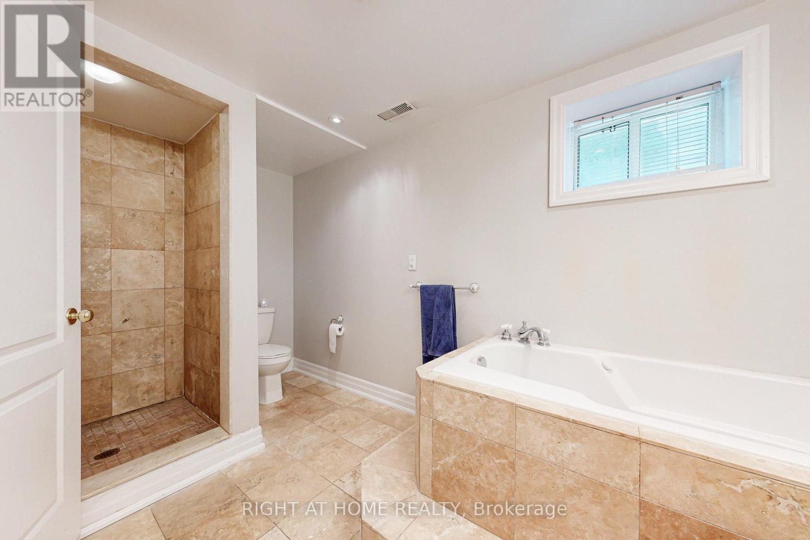 170 Queens Avenue, Toronto, Ontario  M8V 2N9 - Photo 35 - W12410751