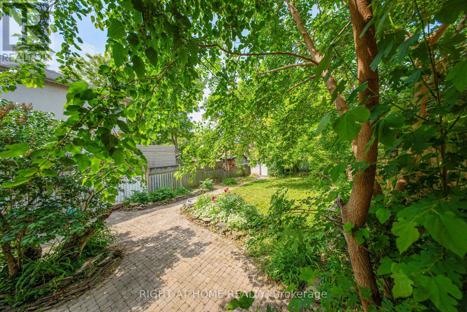 170 Queens Avenue, Toronto, Ontario  M8V 2N9 - Photo 43 - W12410751