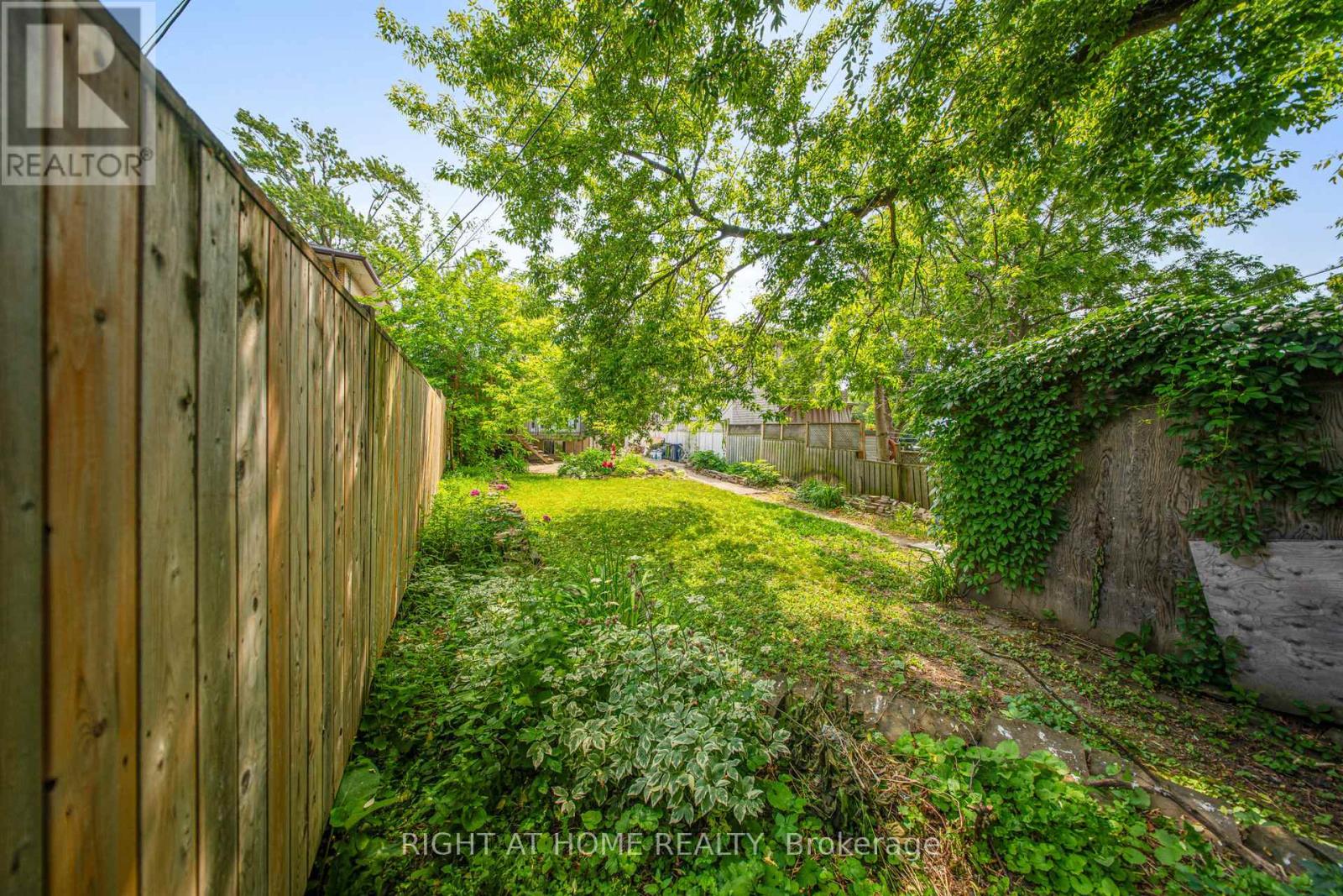 170 Queens Avenue, Toronto, Ontario  M8V 2N9 - Photo 49 - W12410751