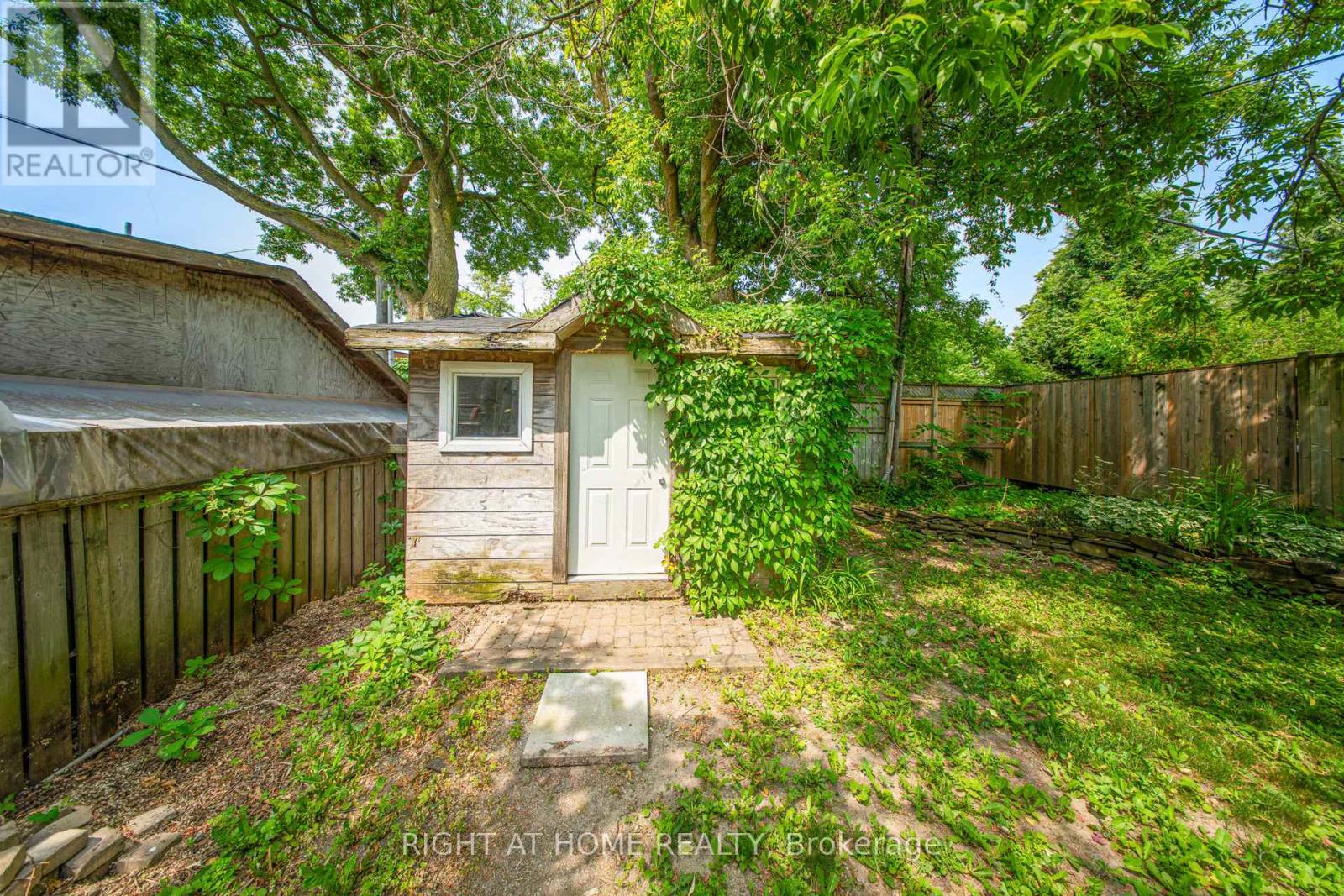 170 Queens Avenue, Toronto, Ontario  M8V 2N9 - Photo 50 - W12410751