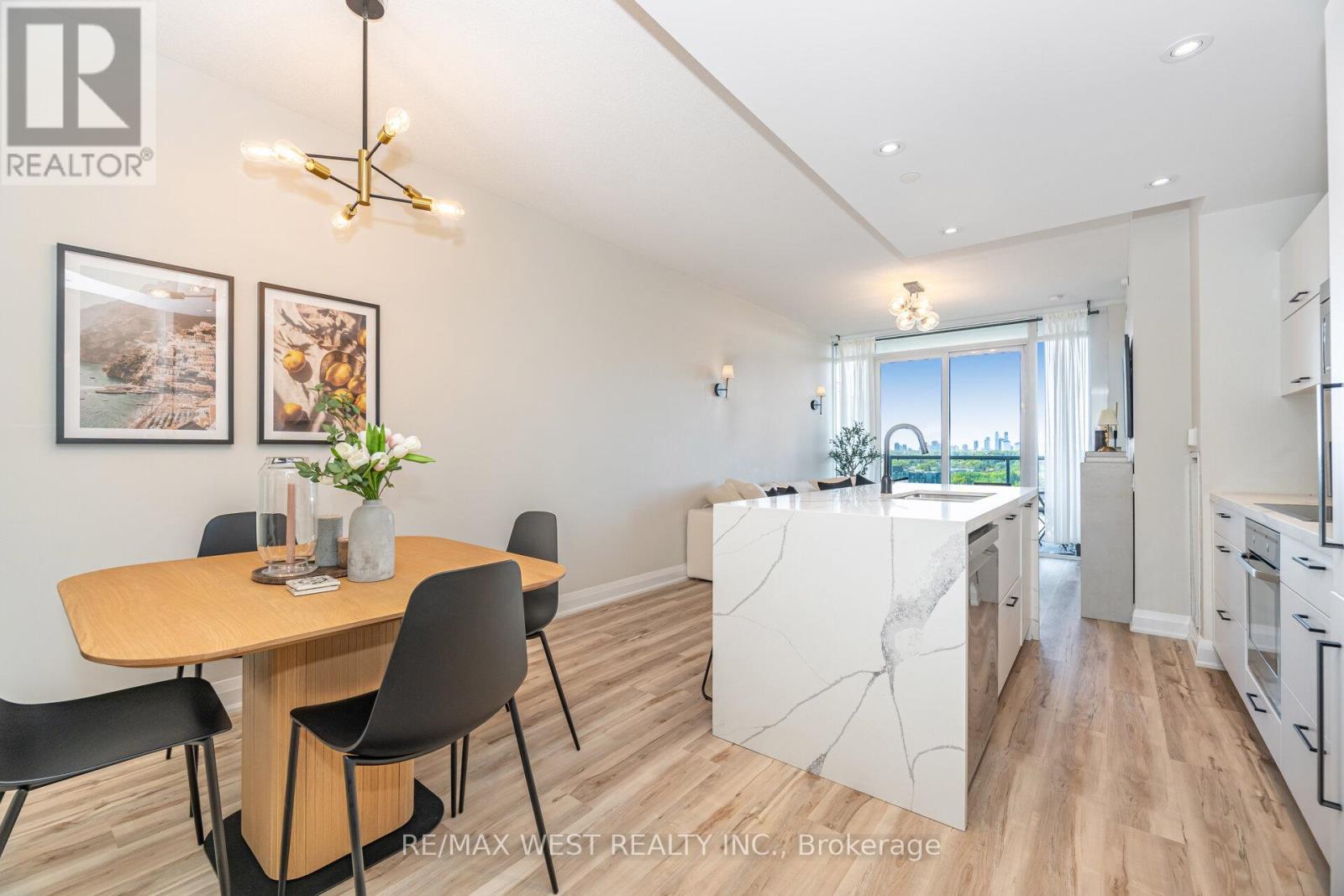 1612 - 88 Park Lawn Road, Toronto, Ontario  M8Y 0B5 - Photo 2 - W12410753