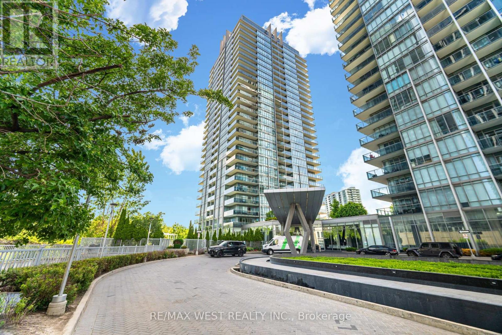 1612 - 88 Park Lawn Road, Toronto, Ontario  M8Y 0B5 - Photo 3 - W12410753