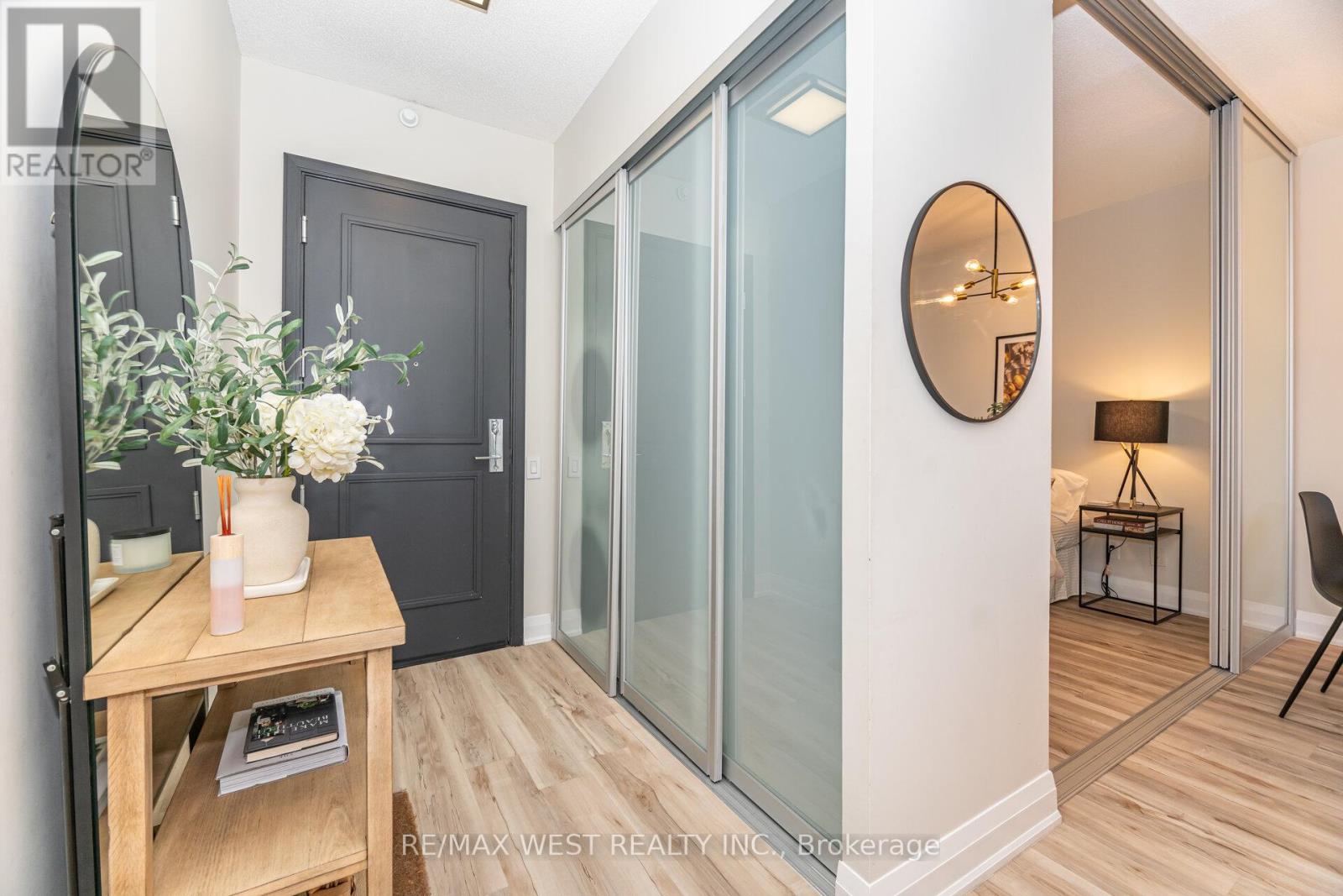 1612 - 88 Park Lawn Road, Toronto, Ontario  M8Y 0B5 - Photo 6 - W12410753