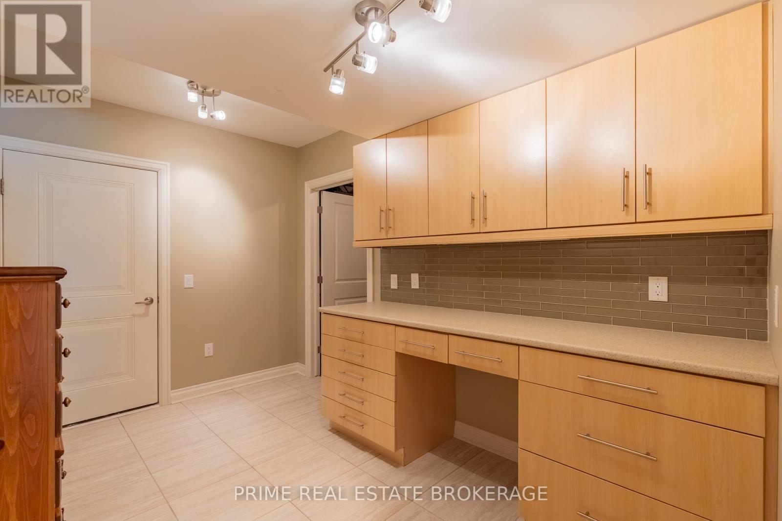 565 Eagletrace Drive, London North, Ontario  N6G 0E8 - Photo 40 - X12410777