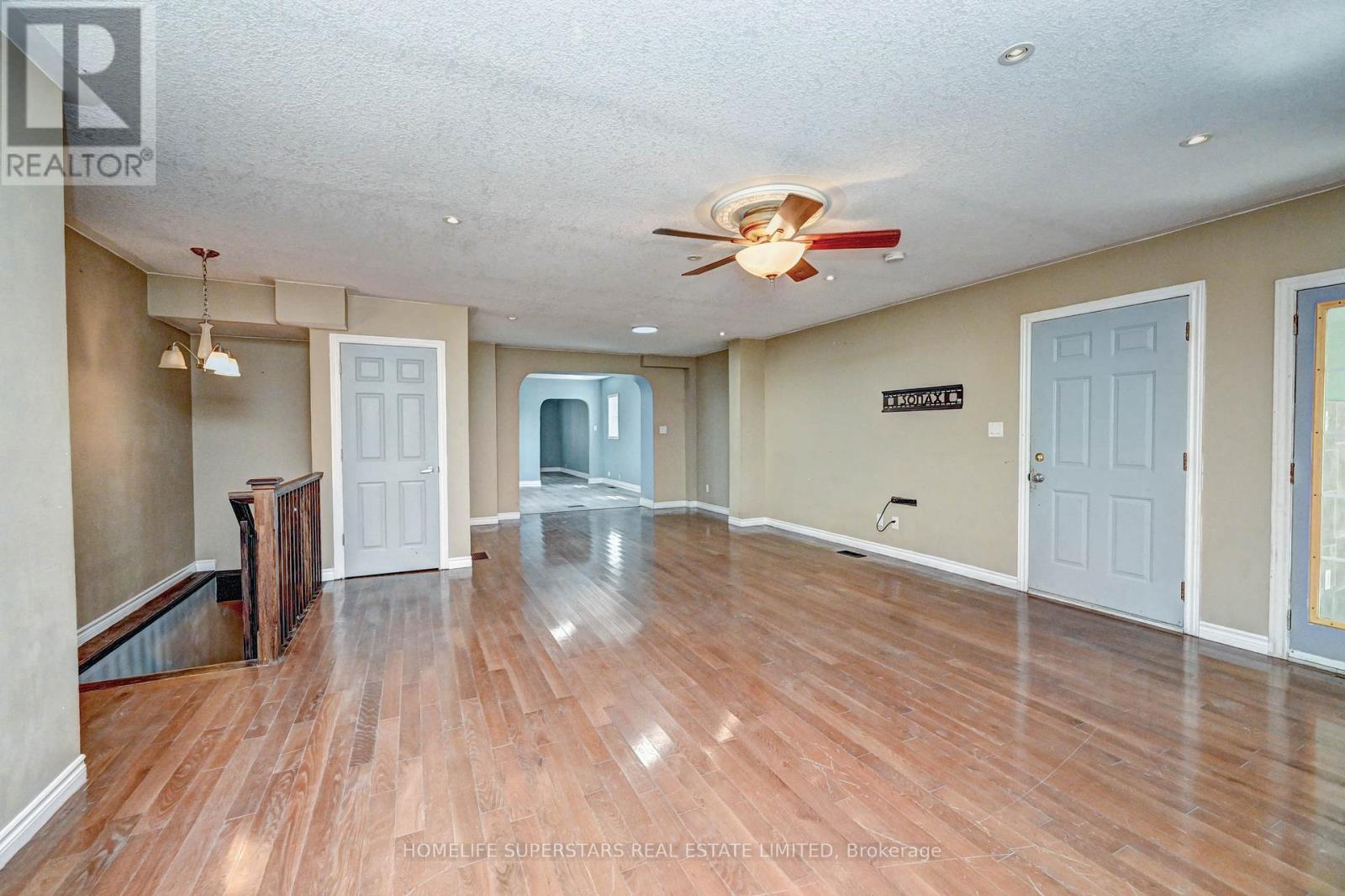 31 Troy Street, Kitchener, Ontario  N2H 1L7 - Photo 10 - X12410730