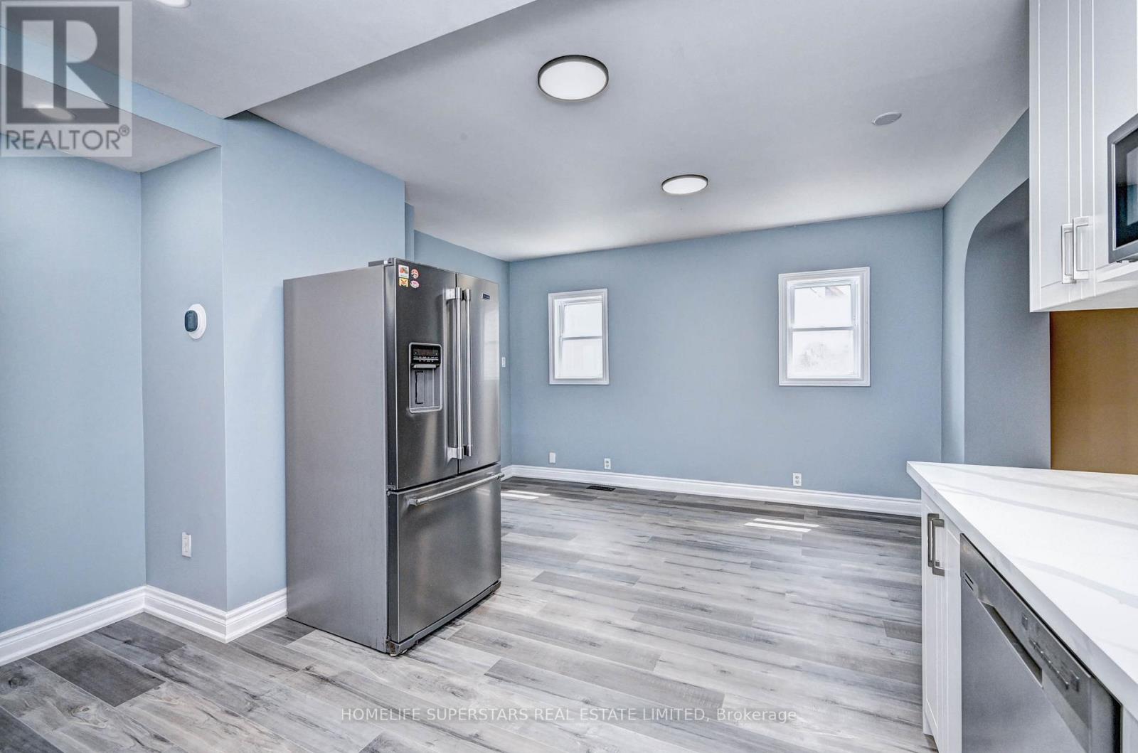 31 Troy Street, Kitchener, Ontario  N2H 1L7 - Photo 17 - X12410730