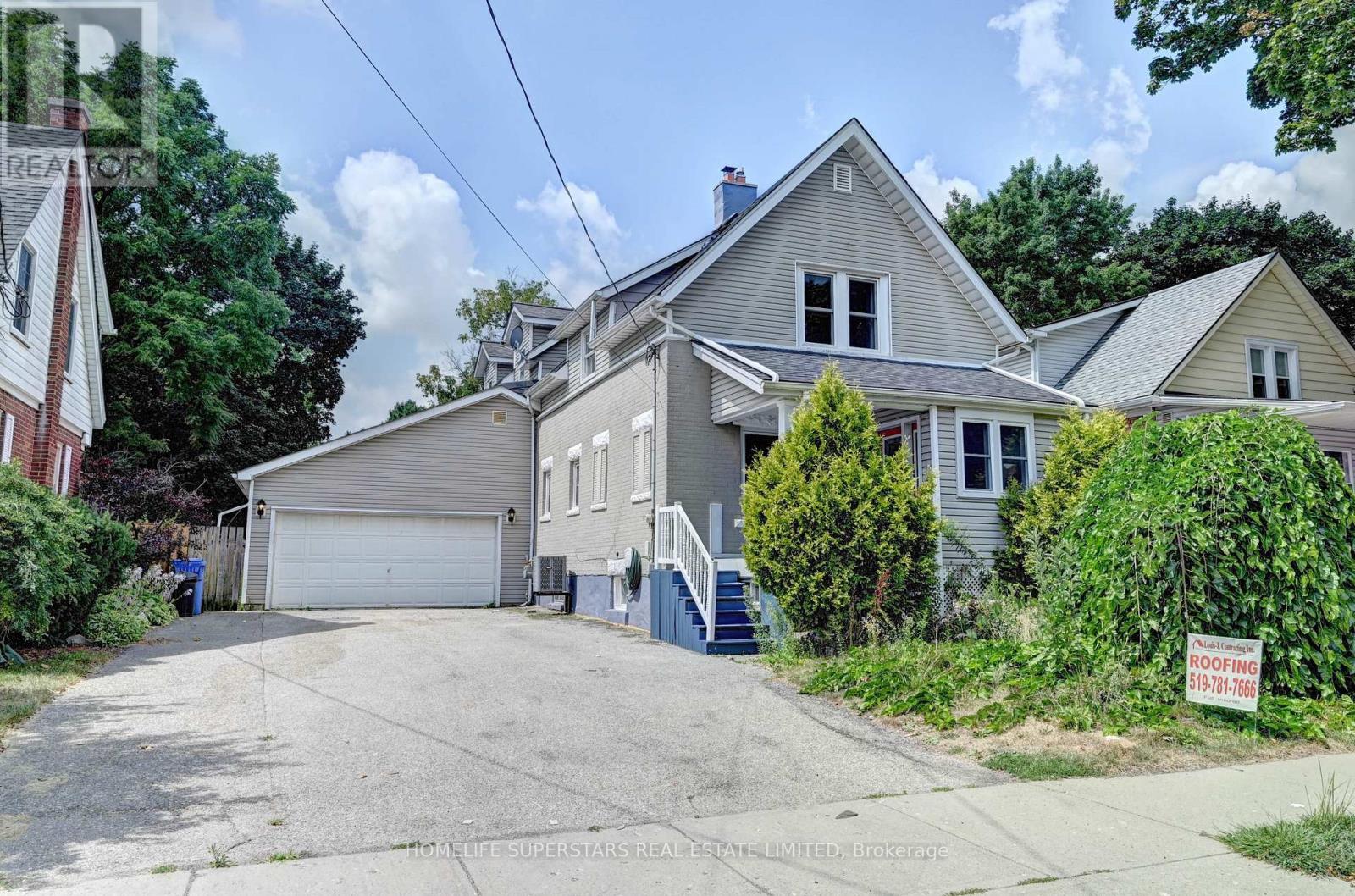 31 Troy Street, Kitchener, Ontario  N2H 1L7 - Photo 2 - X12410730
