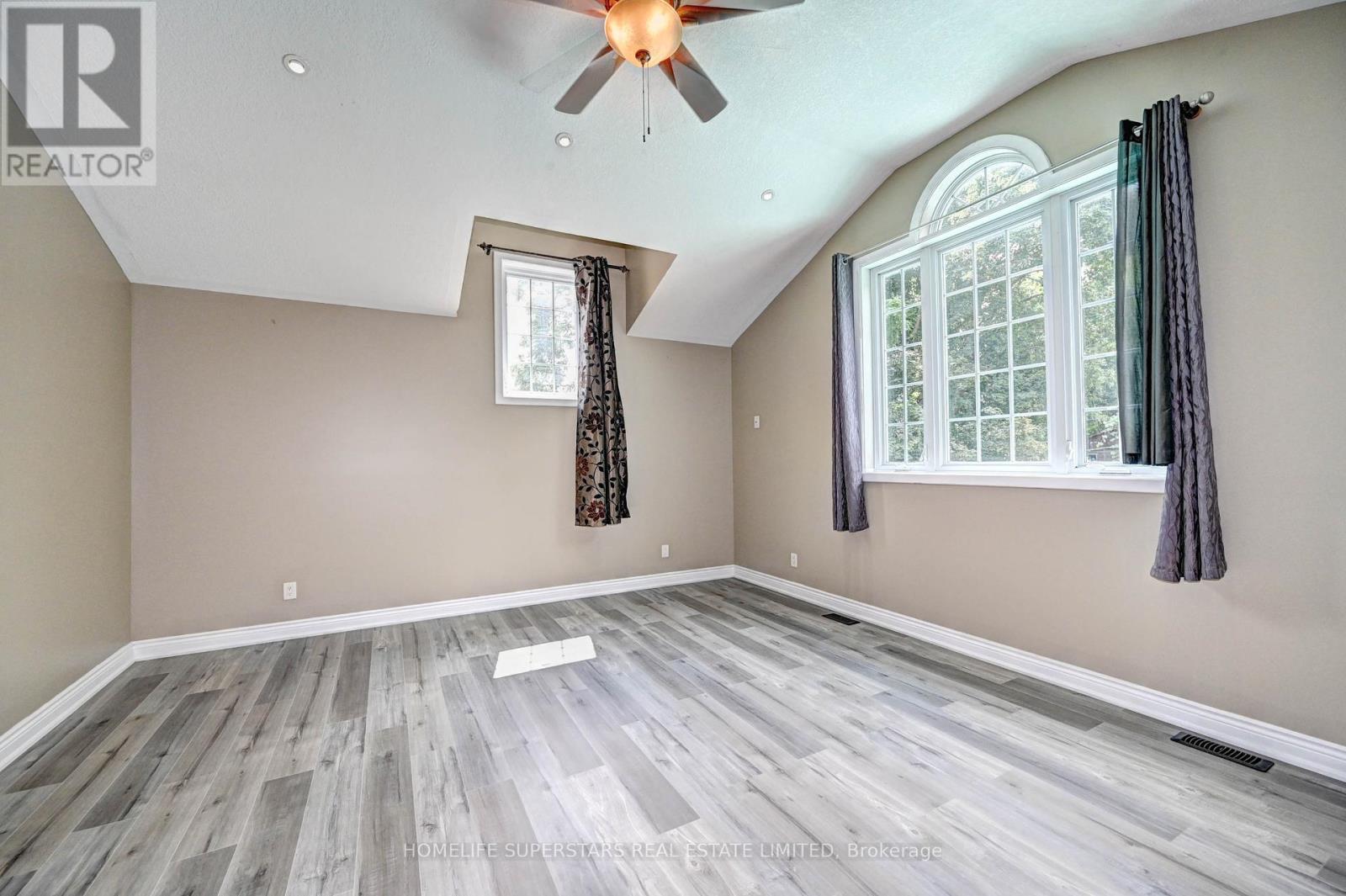 31 Troy Street, Kitchener, Ontario  N2H 1L7 - Photo 20 - X12410730