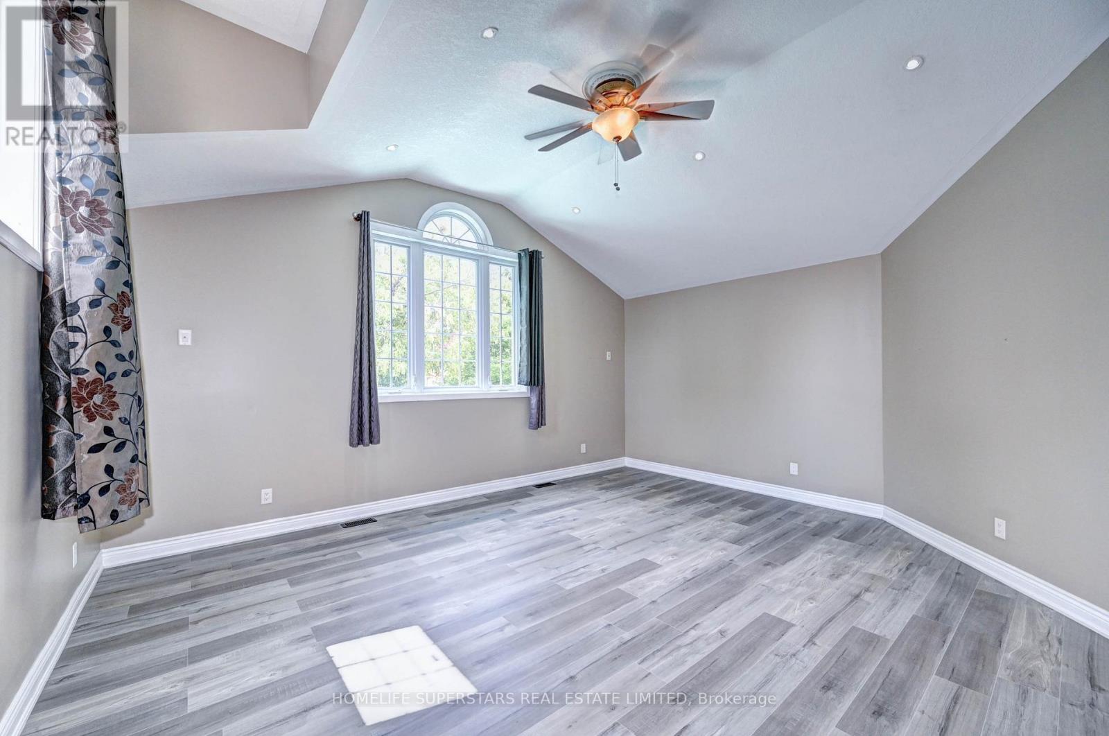31 Troy Street, Kitchener, Ontario  N2H 1L7 - Photo 22 - X12410730