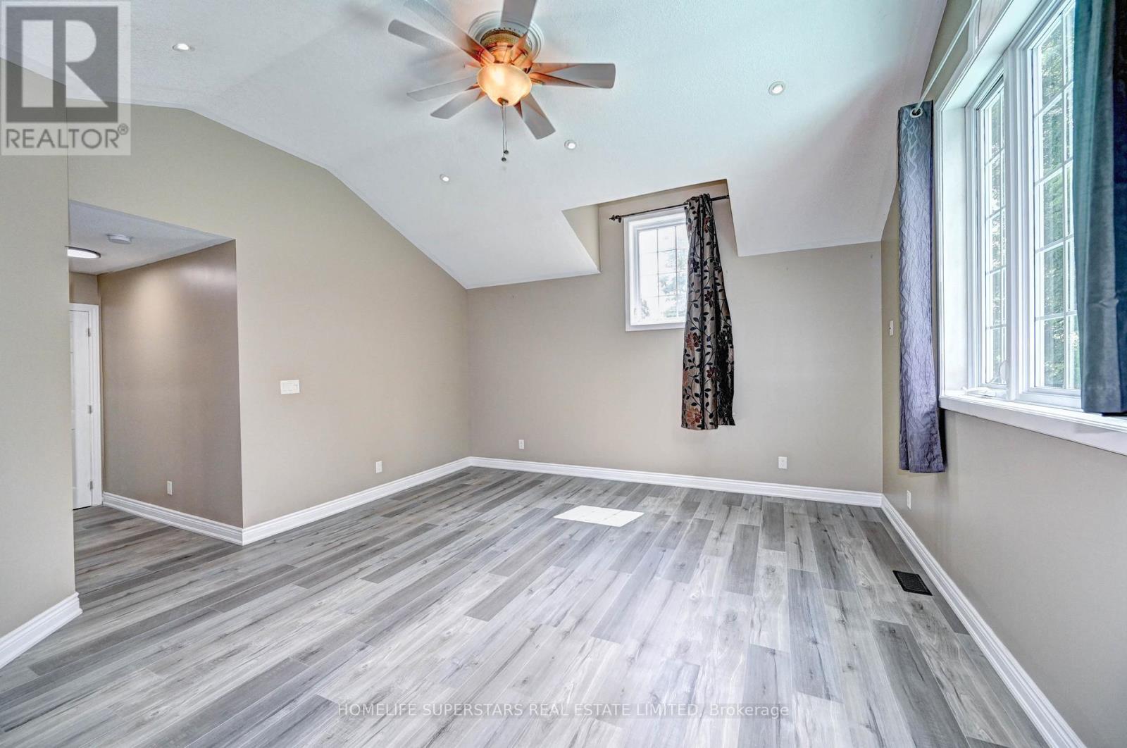 31 Troy Street, Kitchener, Ontario  N2H 1L7 - Photo 23 - X12410730