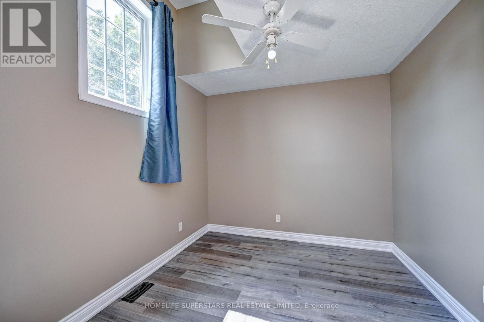 31 Troy Street, Kitchener, Ontario  N2H 1L7 - Photo 24 - X12410730