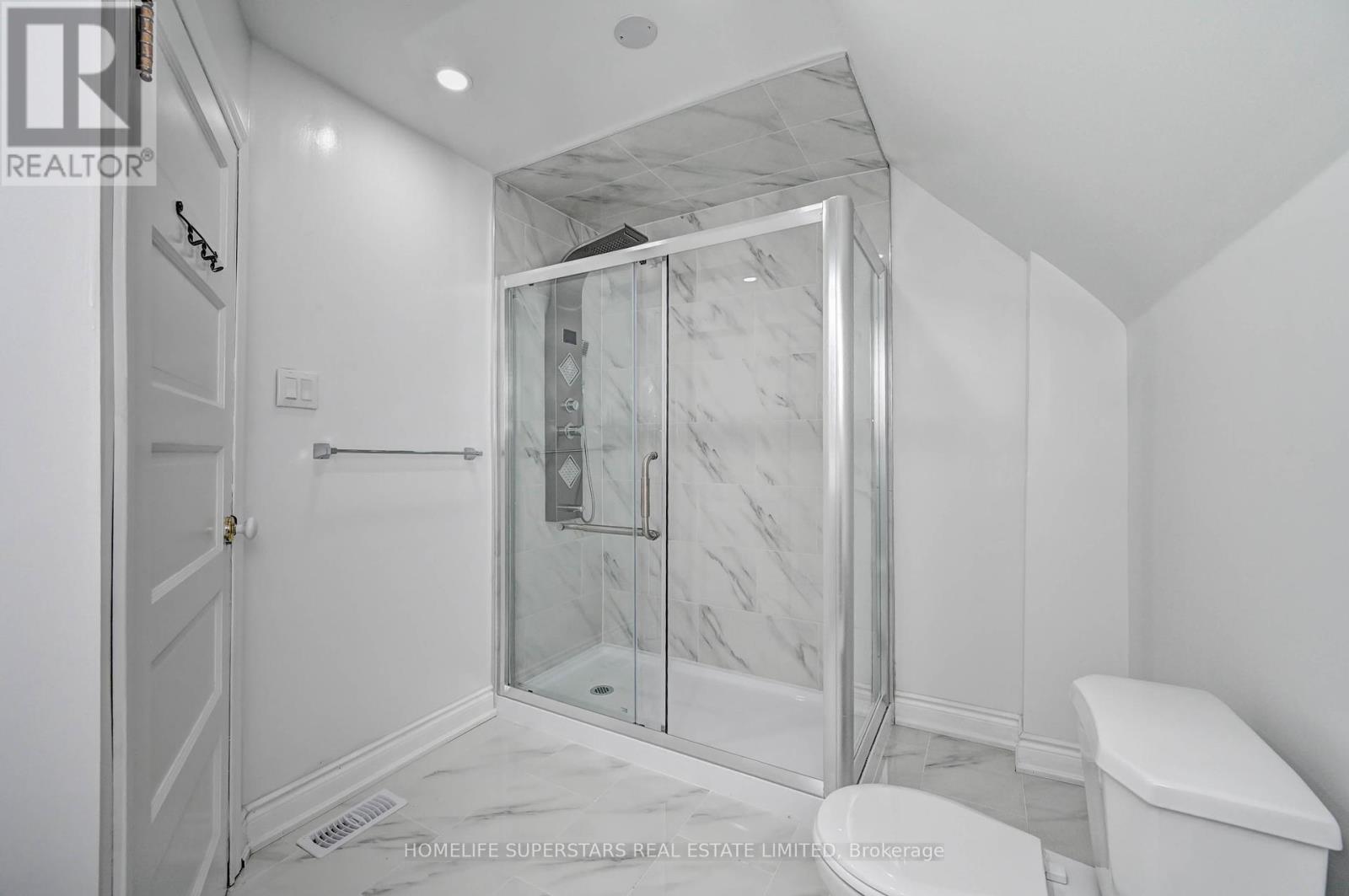 31 Troy Street, Kitchener, Ontario  N2H 1L7 - Photo 28 - X12410730