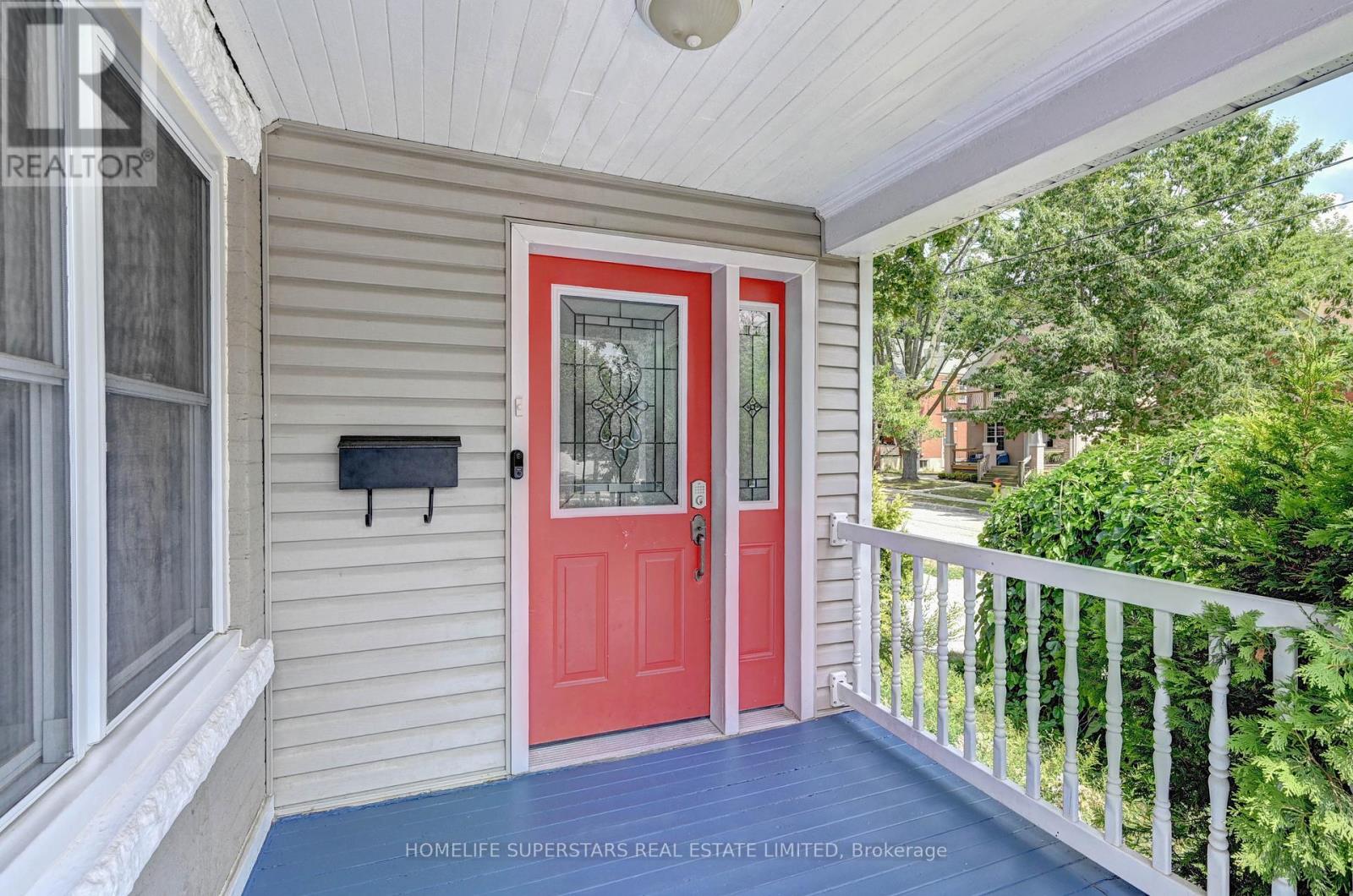 31 Troy Street, Kitchener, Ontario  N2H 1L7 - Photo 3 - X12410730