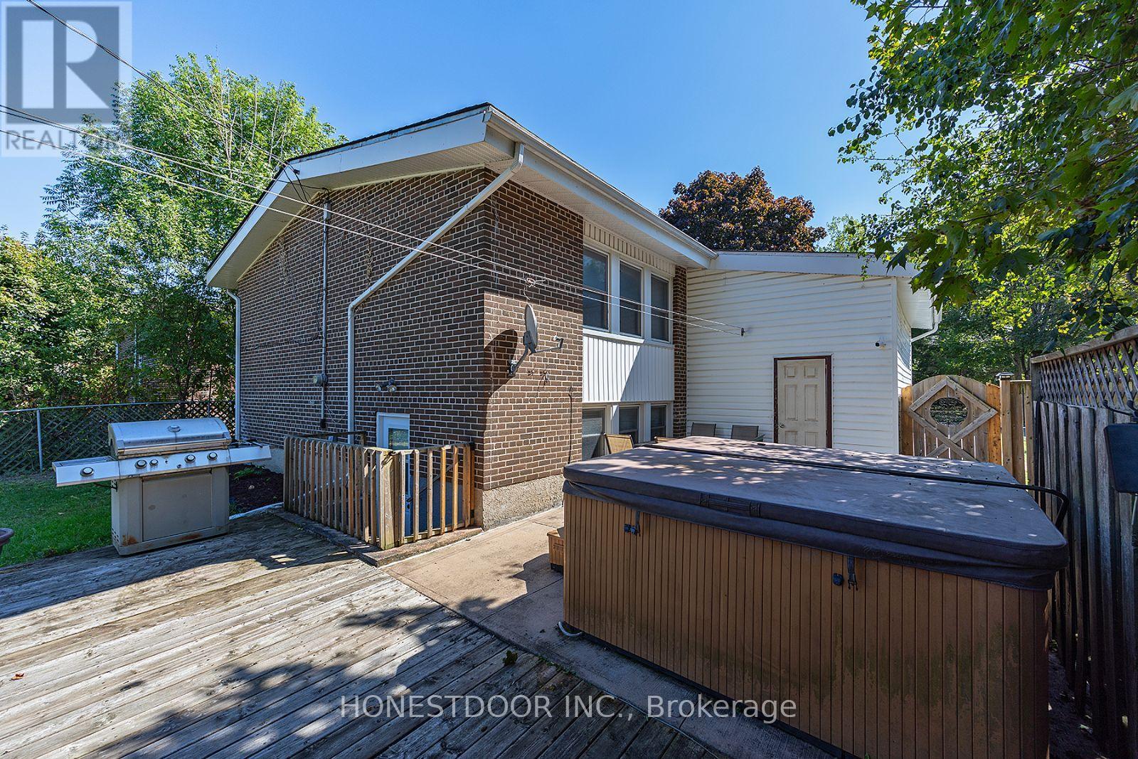 172 Casterton Avenue, Kingston, Ontario  K7M 1R5 - Photo 10 - X12410750