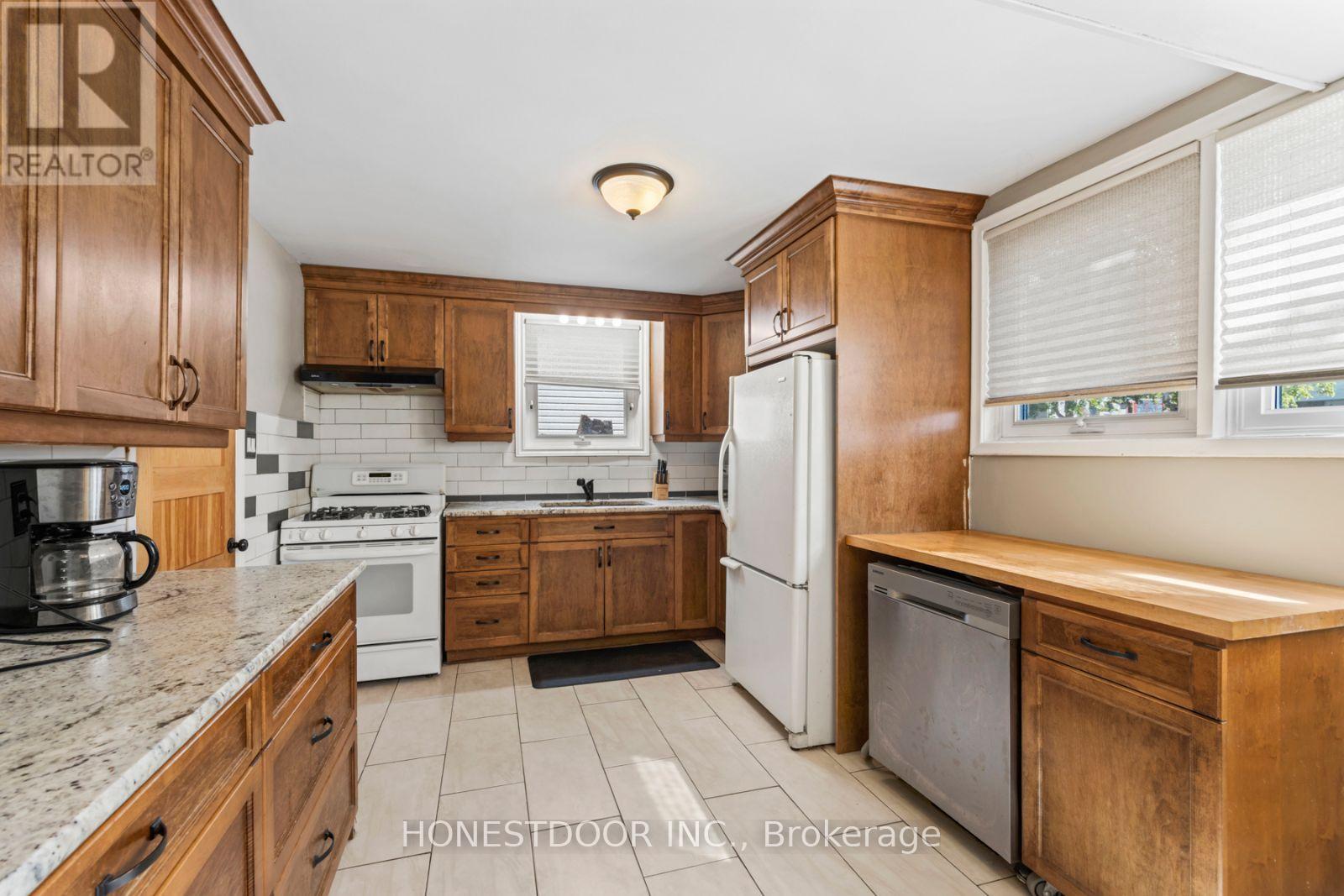 172 Casterton Avenue, Kingston, Ontario  K7M 1R5 - Photo 44 - X12410750
