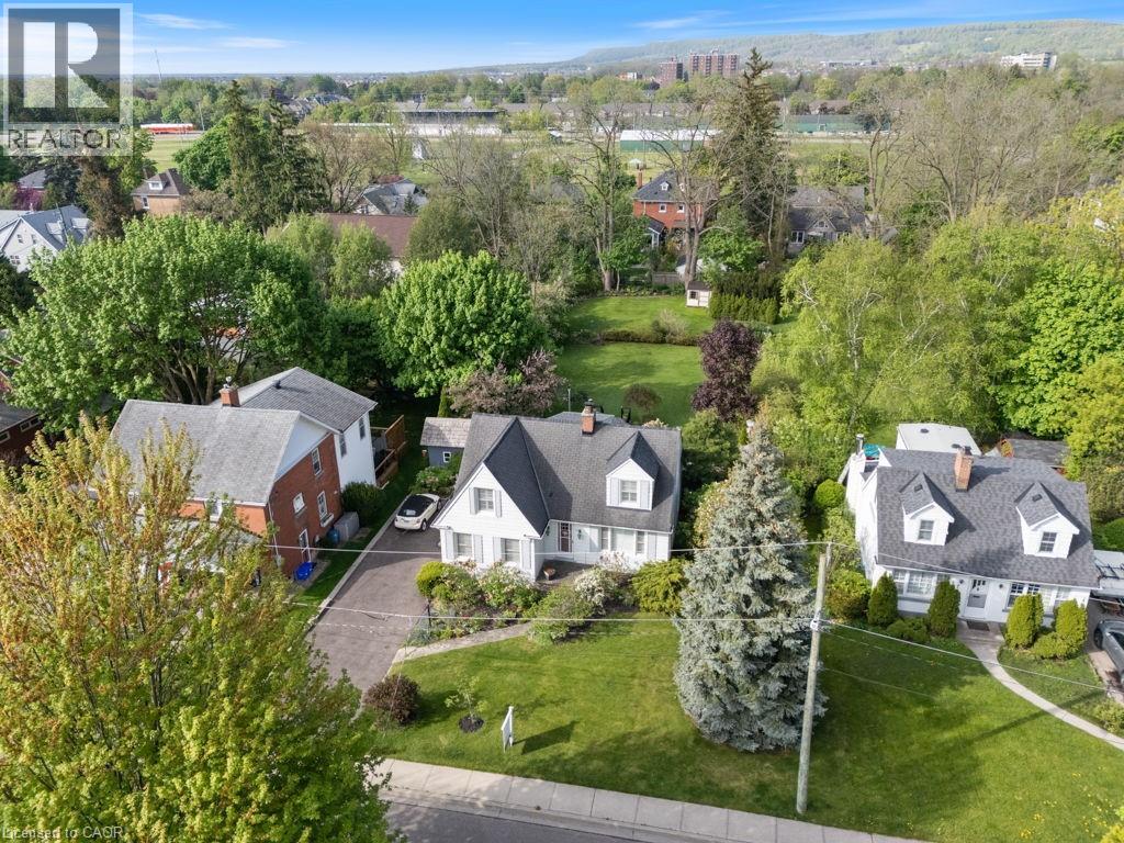 Property at 124 LYDIA Avenue image 4