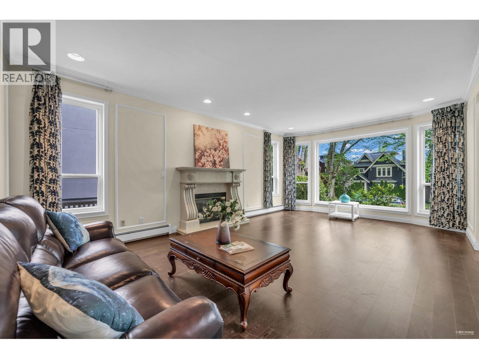4118 W 13th Avenue, Vancouver, British Columbia  V6R 2T6 - Photo 2 - R3049008