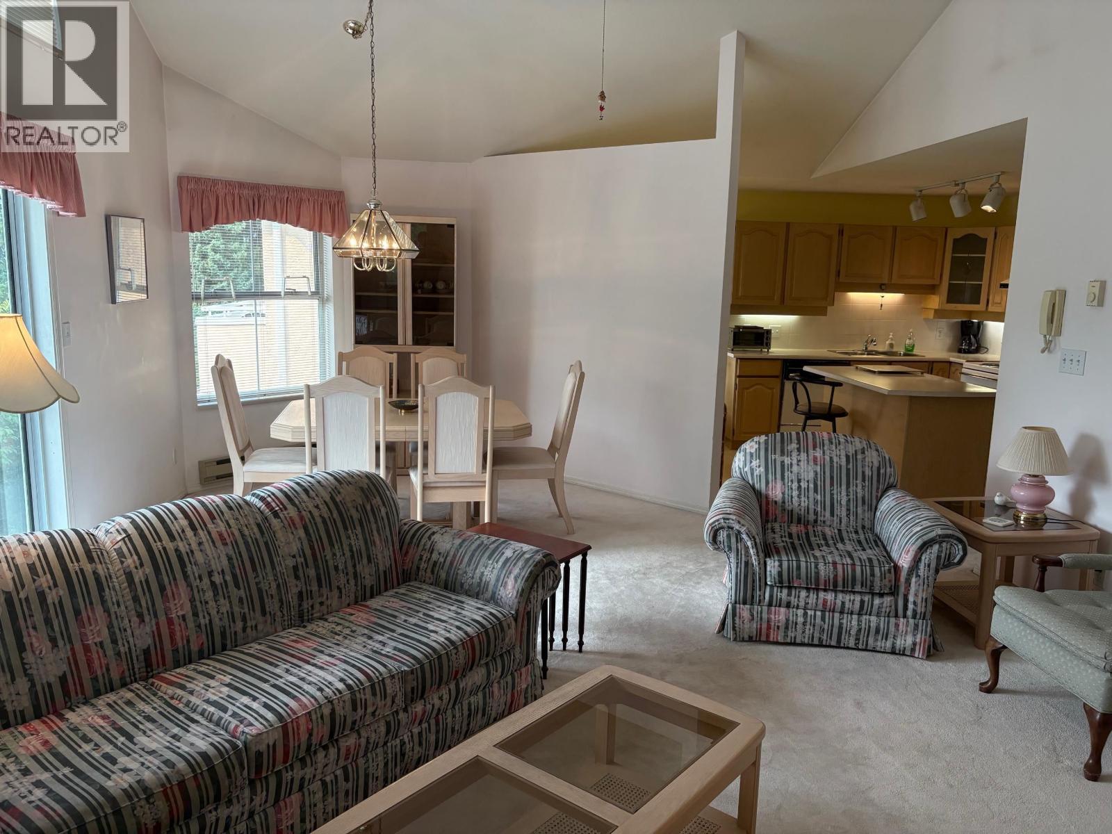 301 5565 Barker Avenue, Burnaby, British Columbia  V5H 2N8 - Photo 5 - R3049260