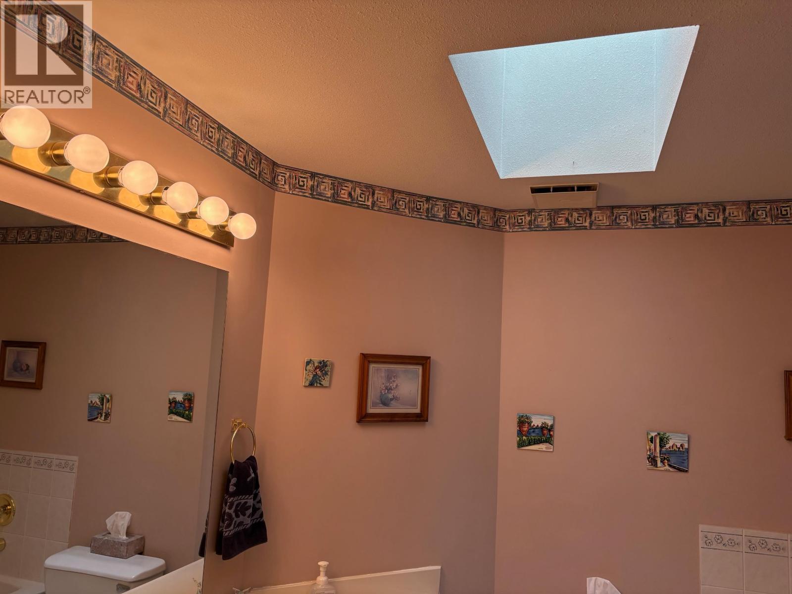 301 5565 Barker Avenue, Burnaby, British Columbia  V5H 2N8 - Photo 16 - R3049260