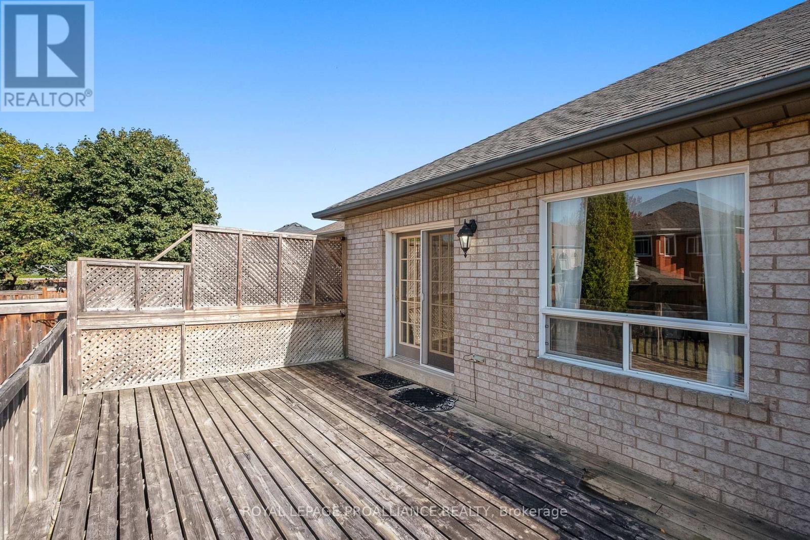20 Patrick Drive, Whitby, Ontario  L1R 2L1 - Photo 17 - E12410193