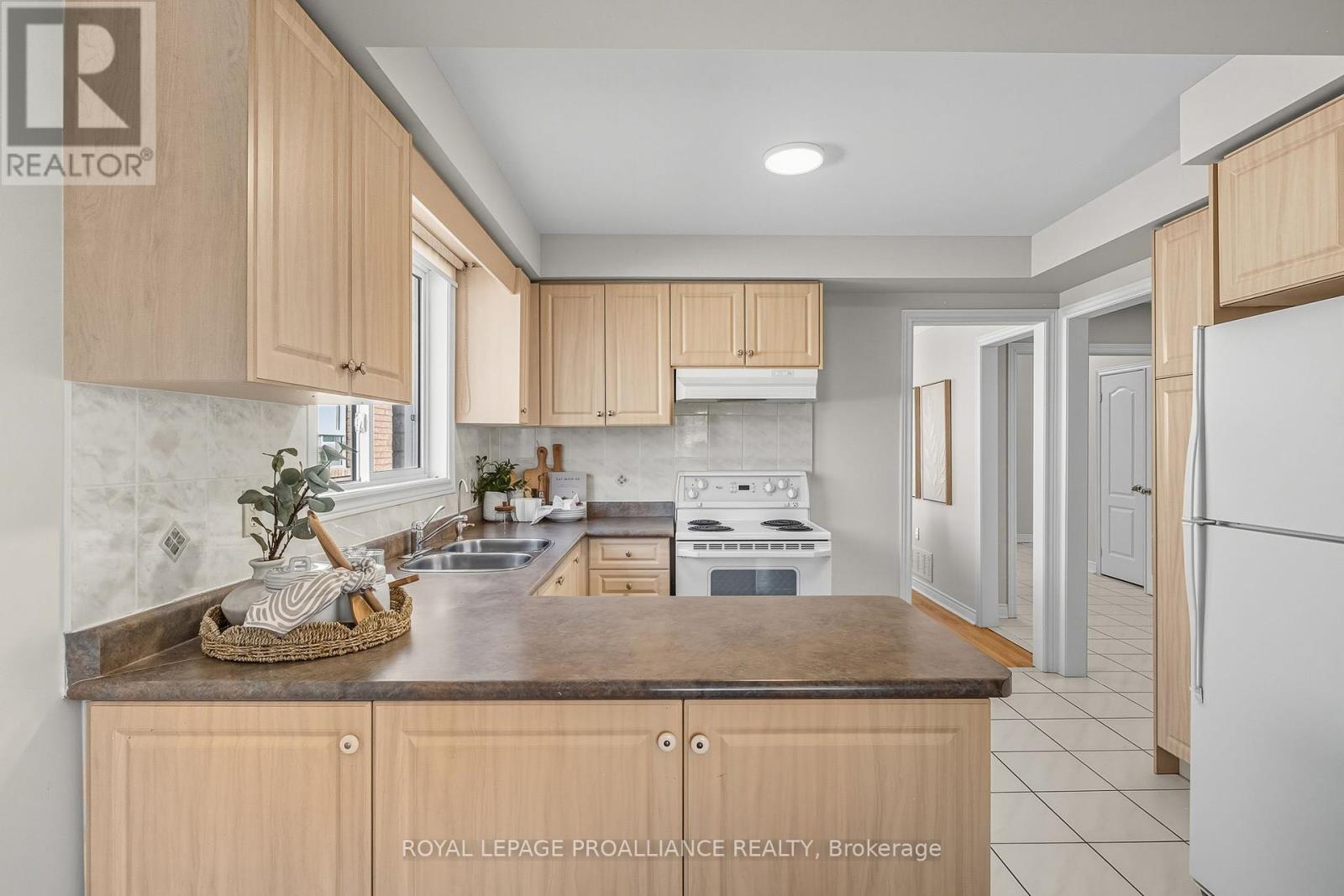 20 Patrick Drive, Whitby, Ontario  L1R 2L1 - Photo 15 - E12410193