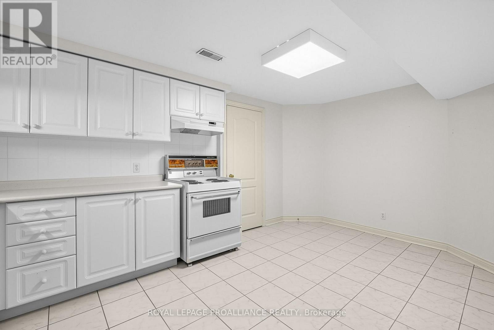 20 Patrick Drive, Whitby, Ontario  L1R 2L1 - Photo 39 - E12410193