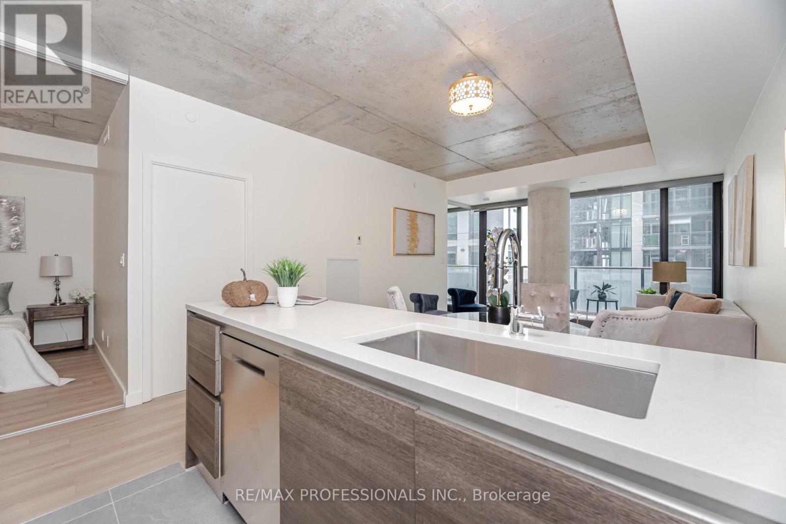 716 - 111 Bathurst Street, Toronto, Ontario  M5V 0M9 - Photo 12 - C12410788