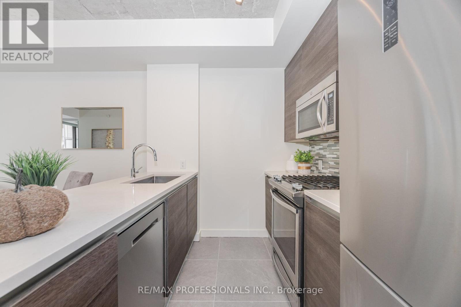 716 - 111 Bathurst Street, Toronto, Ontario  M5V 0M9 - Photo 9 - C12410788