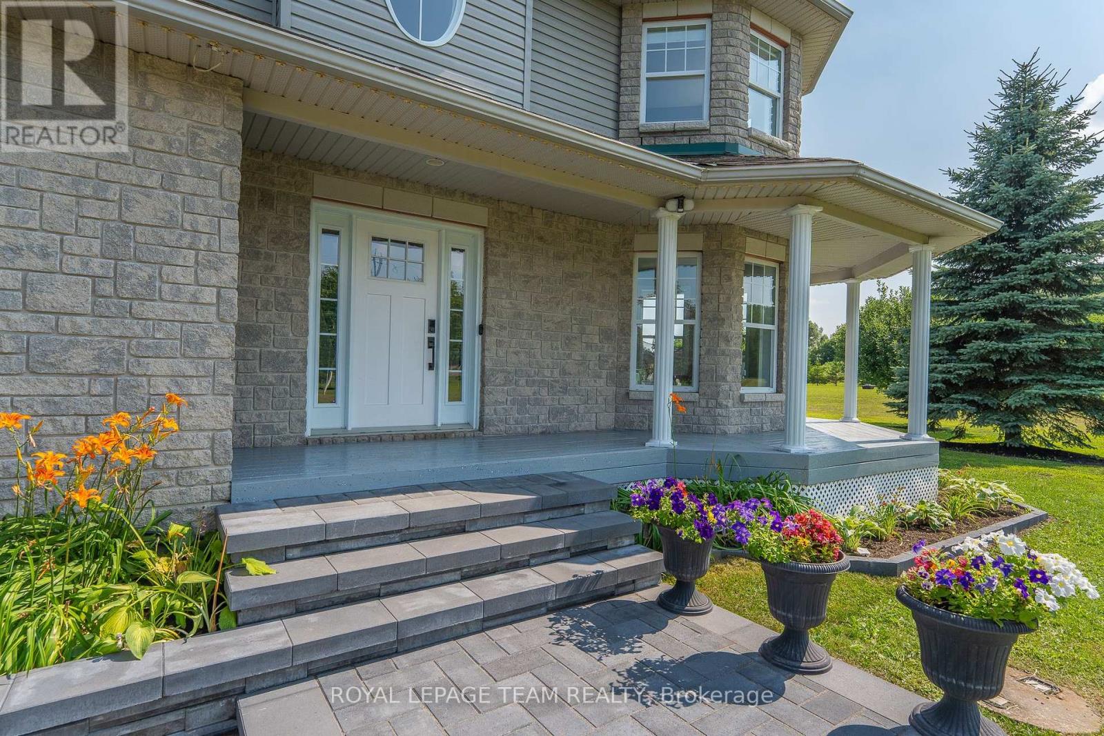 7474 Mitch Owens Road, Ottawa, Ontario  K4P 1K9 - Photo 8 - X12408226