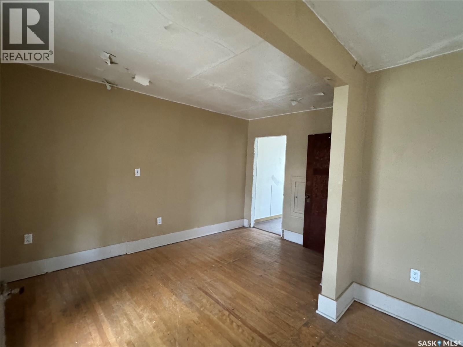 500 Centre Street, Assiniboia, Saskatchewan  S0H 0B0 - Photo 10 - SK018578