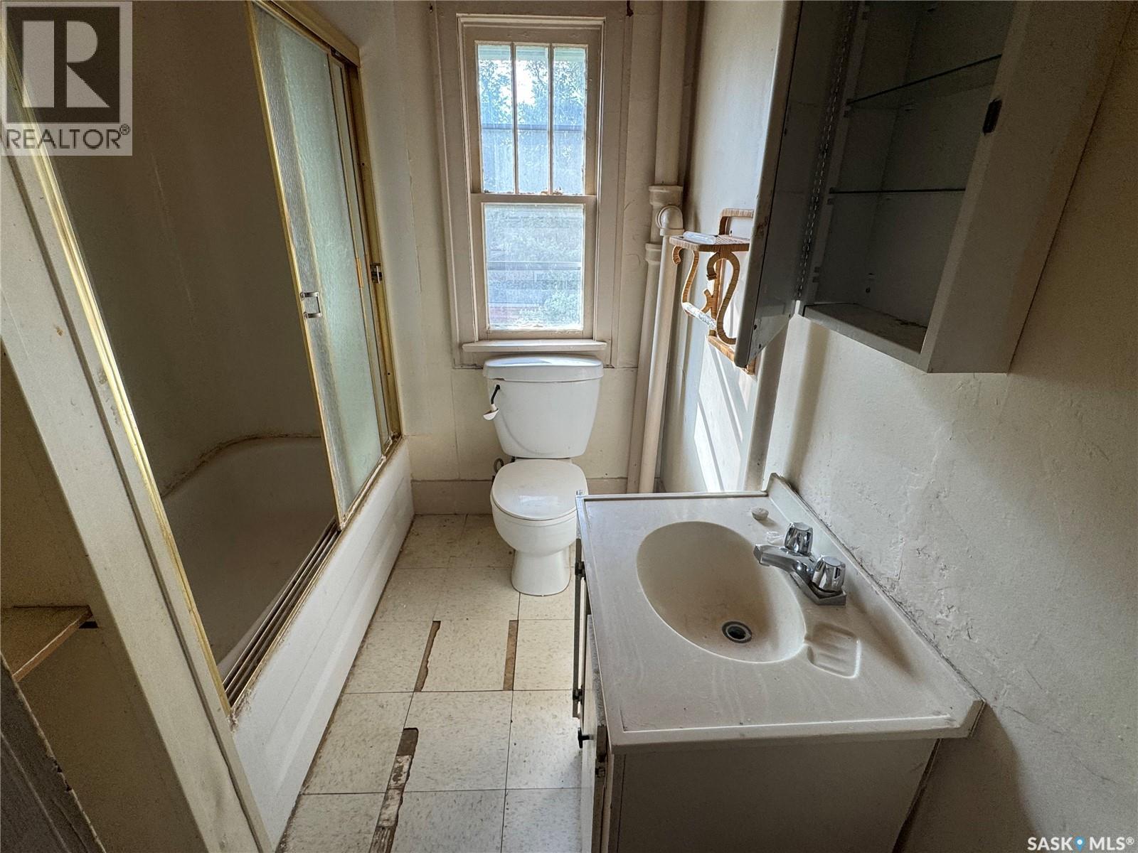 500 Centre Street, Assiniboia, Saskatchewan  S0H 0B0 - Photo 13 - SK018578