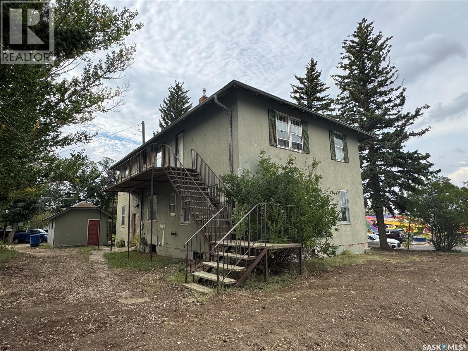 500 Centre Street, Assiniboia, Saskatchewan  S0H 0B0 - Photo 2 - SK018578