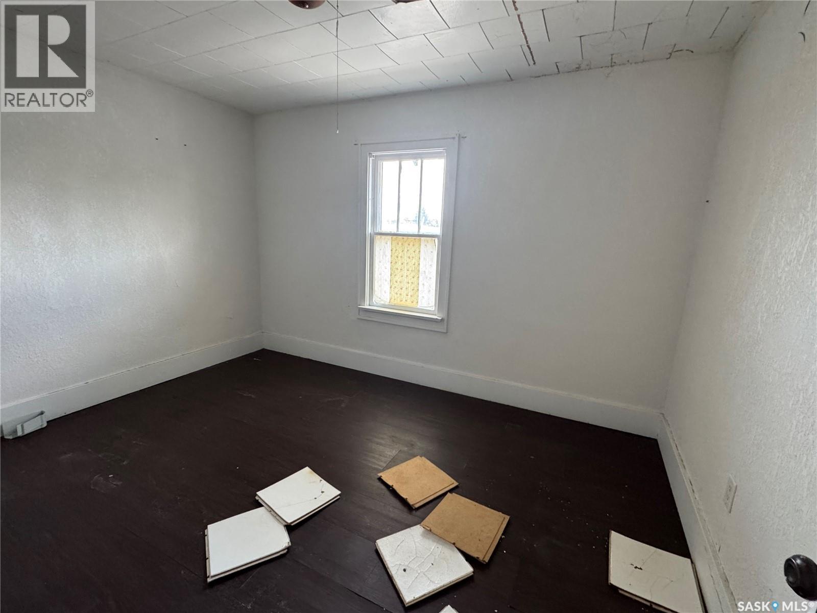 500 Centre Street, Assiniboia, Saskatchewan  S0H 0B0 - Photo 32 - SK018578