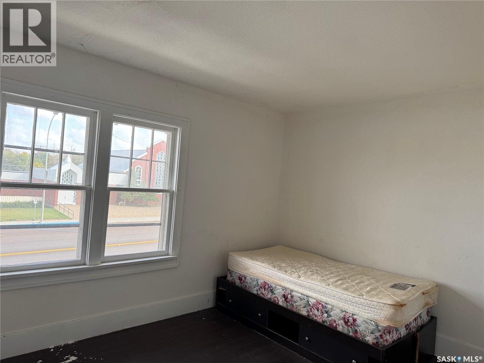 500 Centre Street, Assiniboia, Saskatchewan  S0H 0B0 - Photo 38 - SK018578