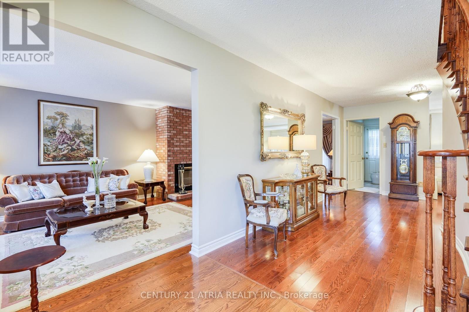 49 Kerrigan Crescent, Markham, Ontario  L3R 7T6 - Photo 6 - N12410757